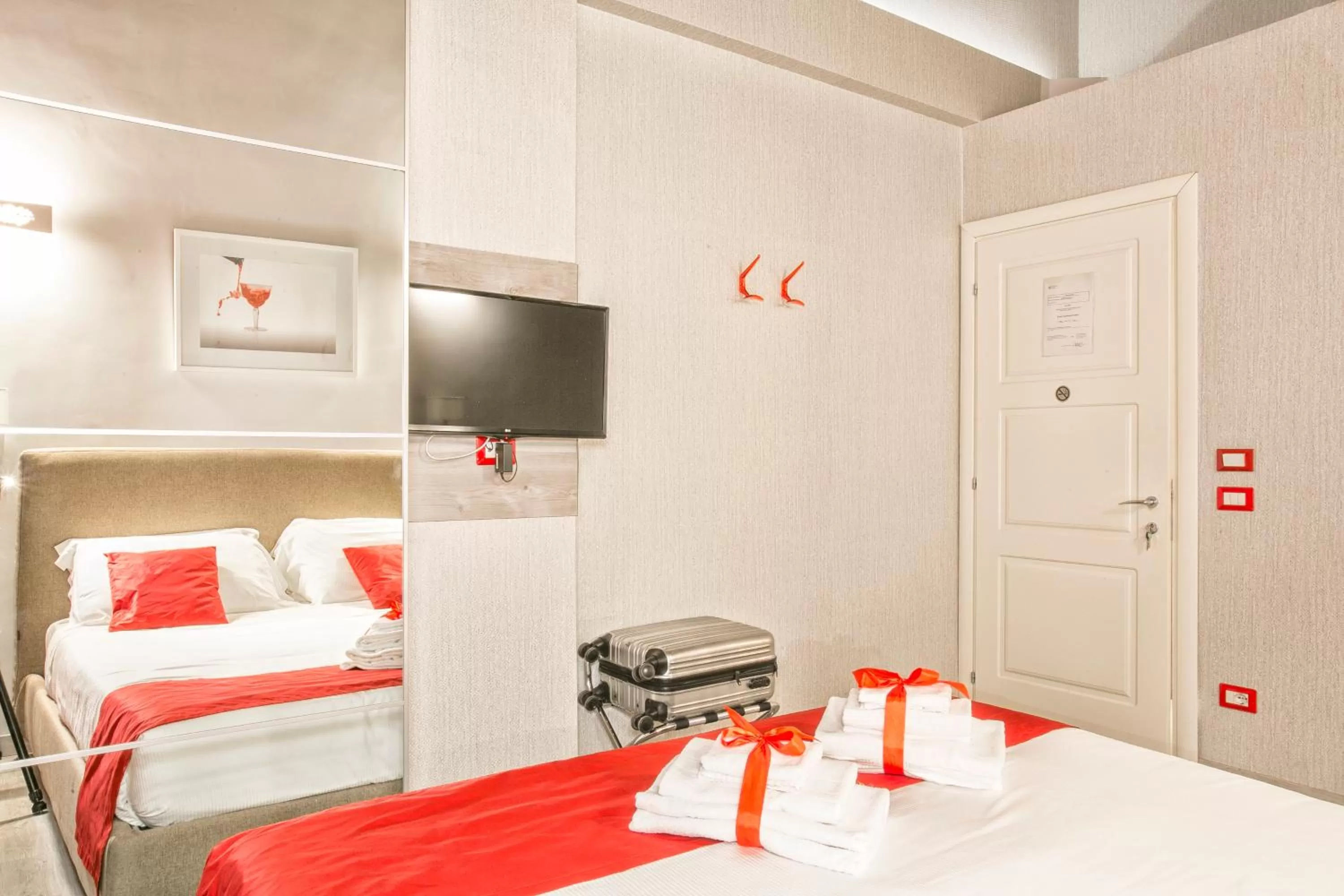 Bedroom, Bed in History Suite