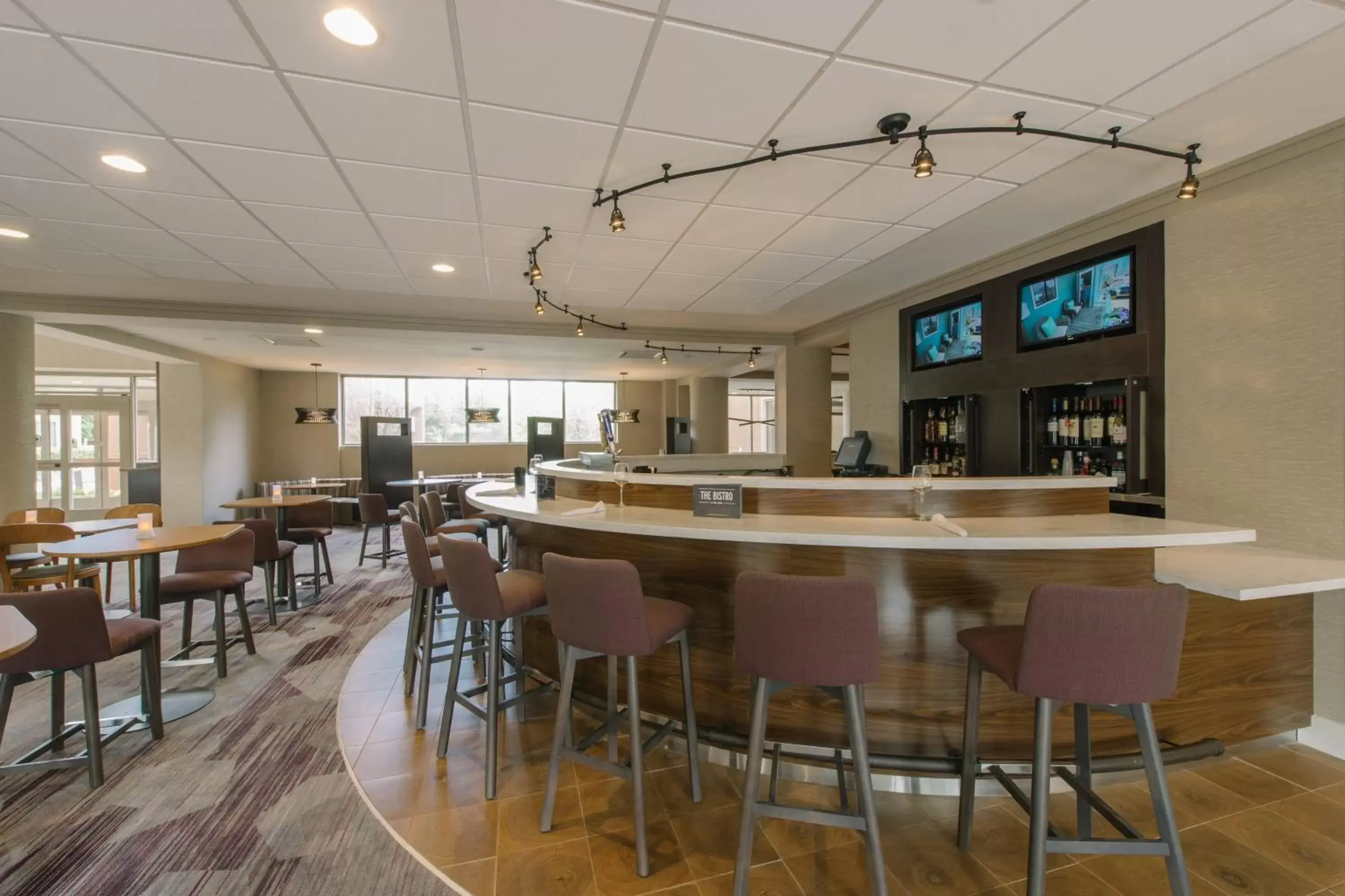 Lobby or reception, Lounge/Bar in Courtyard by Marriott Nashua