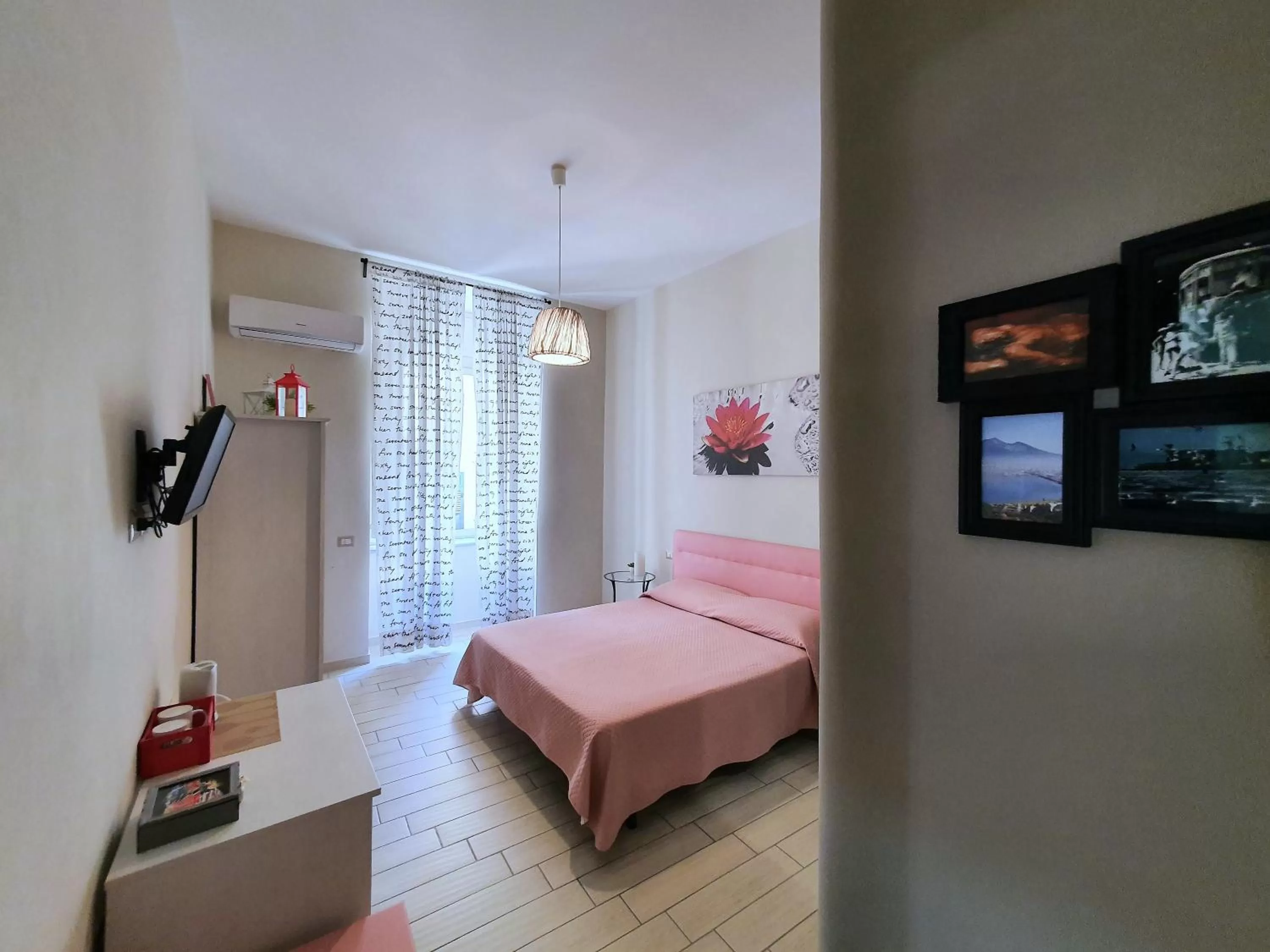 TV/Entertainment Center in Domus Armenio