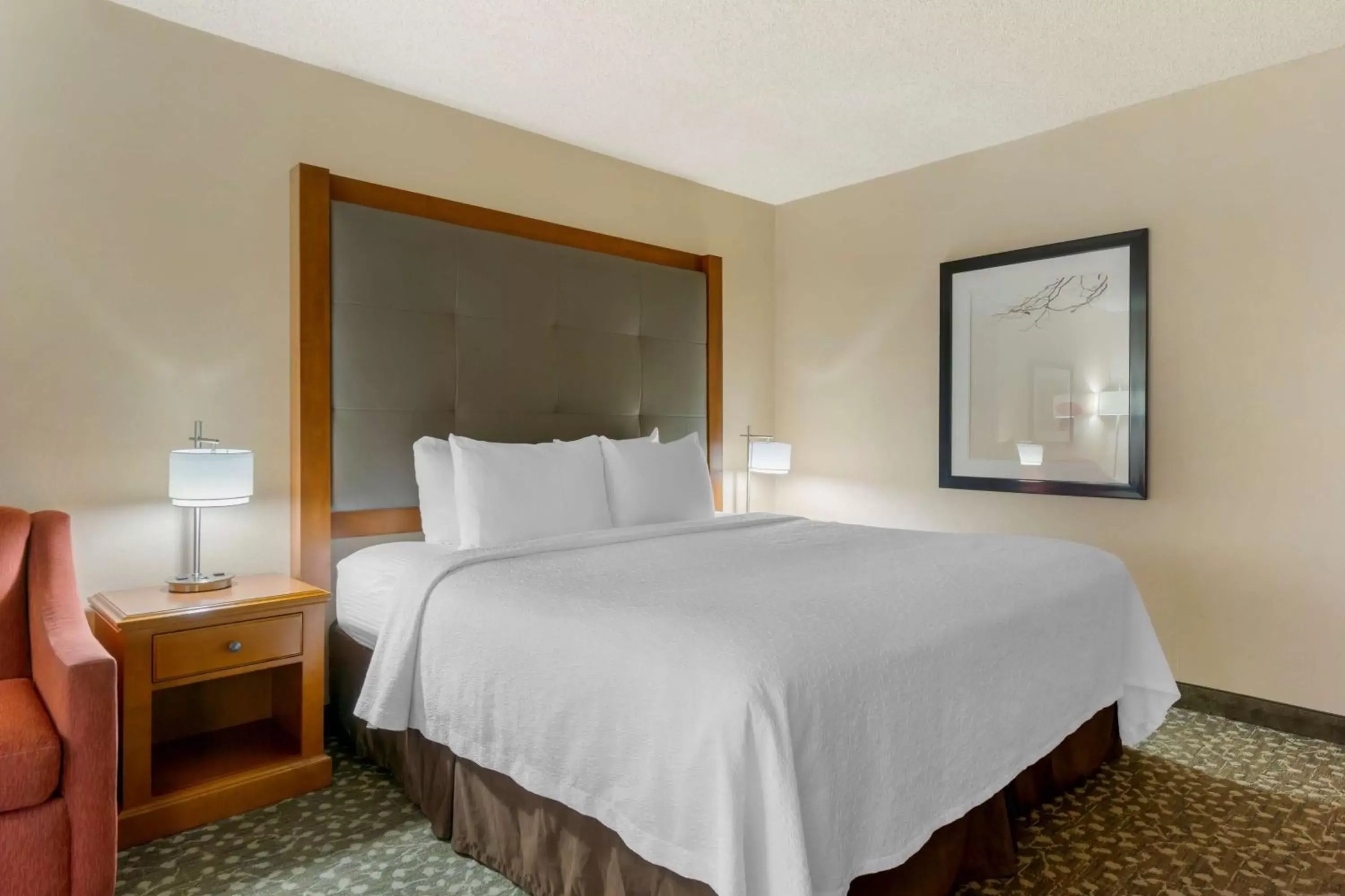 Bedroom, Bed in Best Western Plus Oak Harbor Hotel and Conference Center