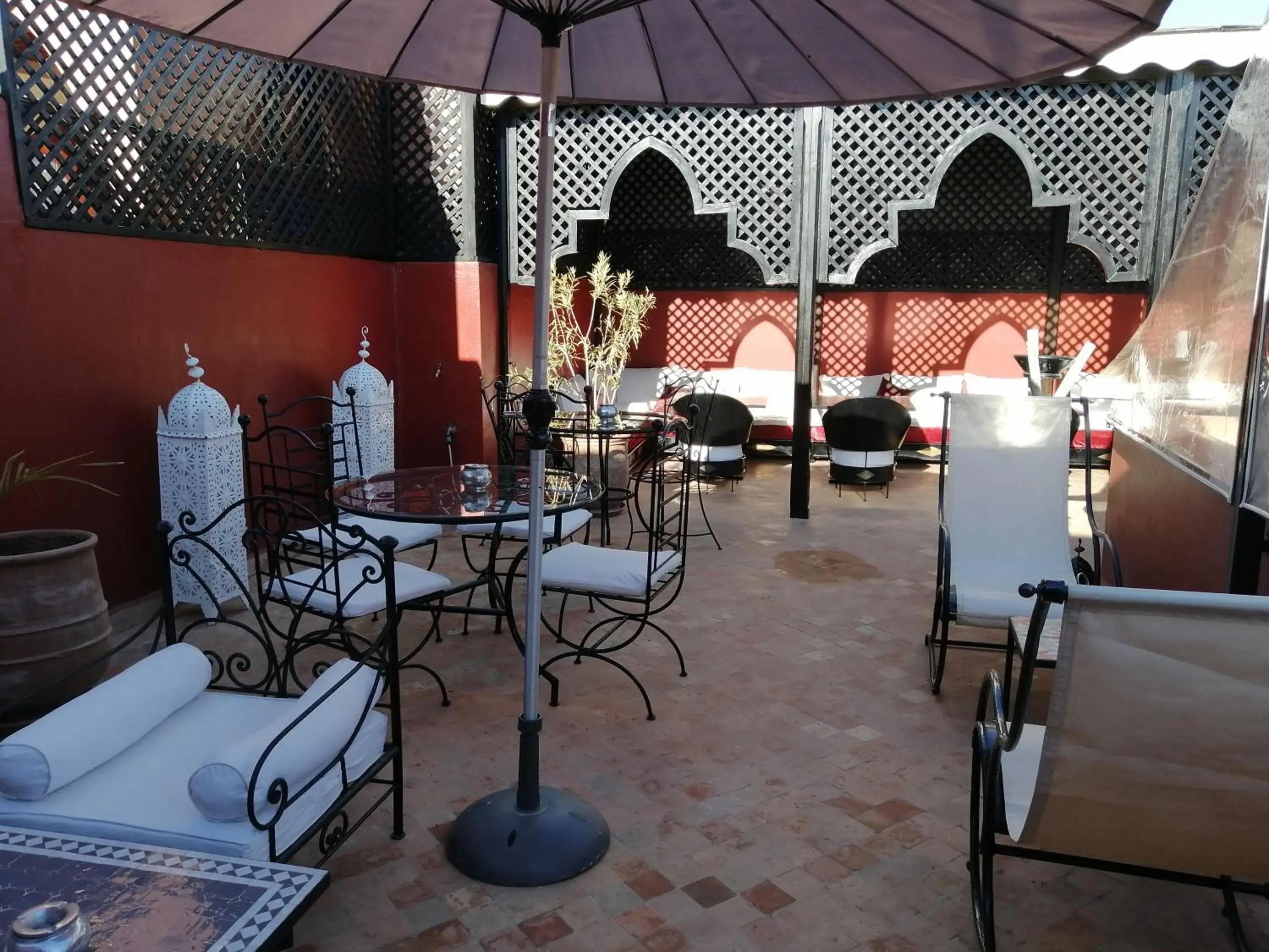 Property building, Restaurant/Places to Eat in Riad Alaka