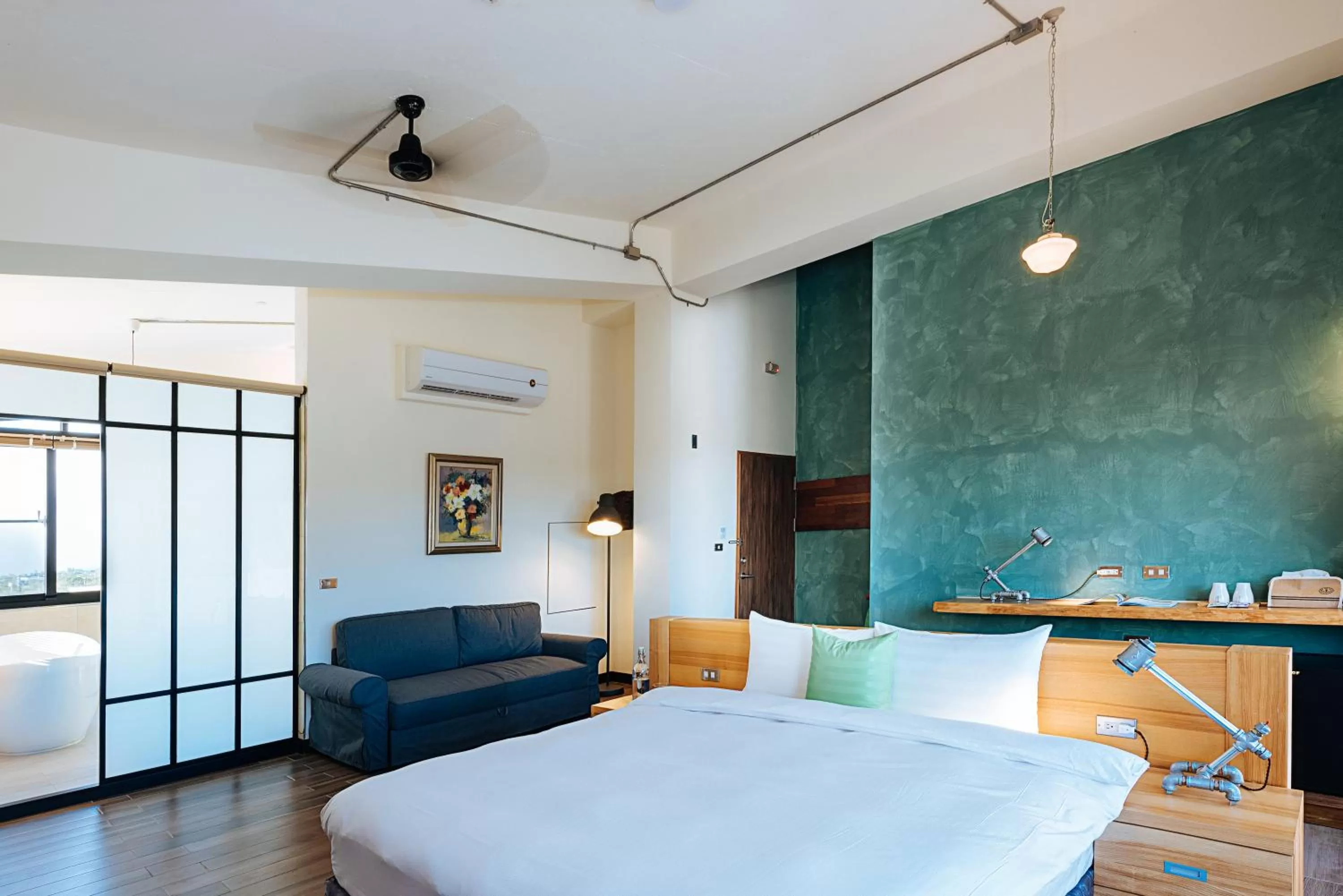 Photo of the whole room, Bed in Chillax Inn B&B 恆春鬆塊民宿