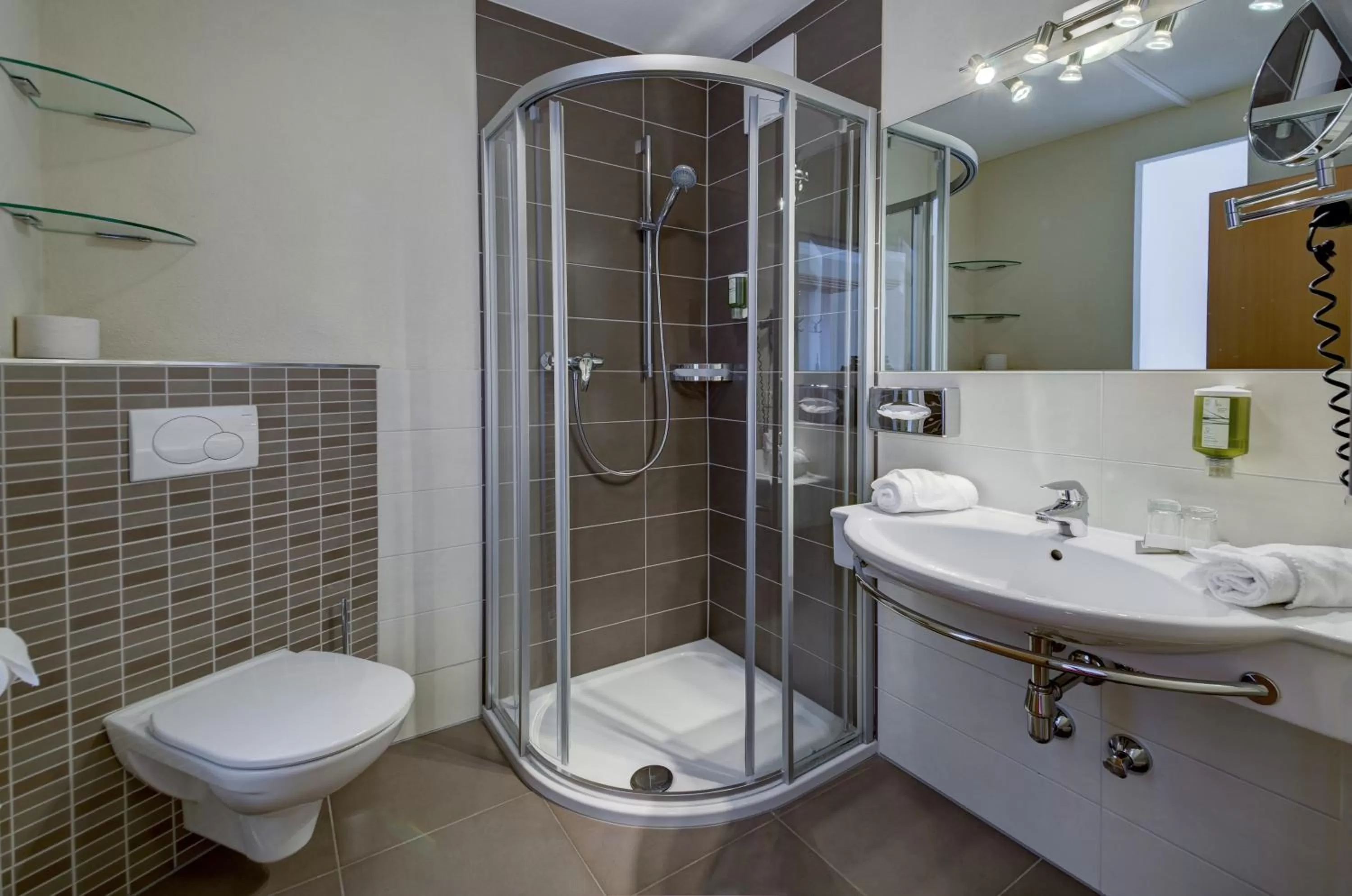 Bathroom in VÖTTER'S HOTEL in Kaprun am Kitzsteinhorn - Skibus direkt