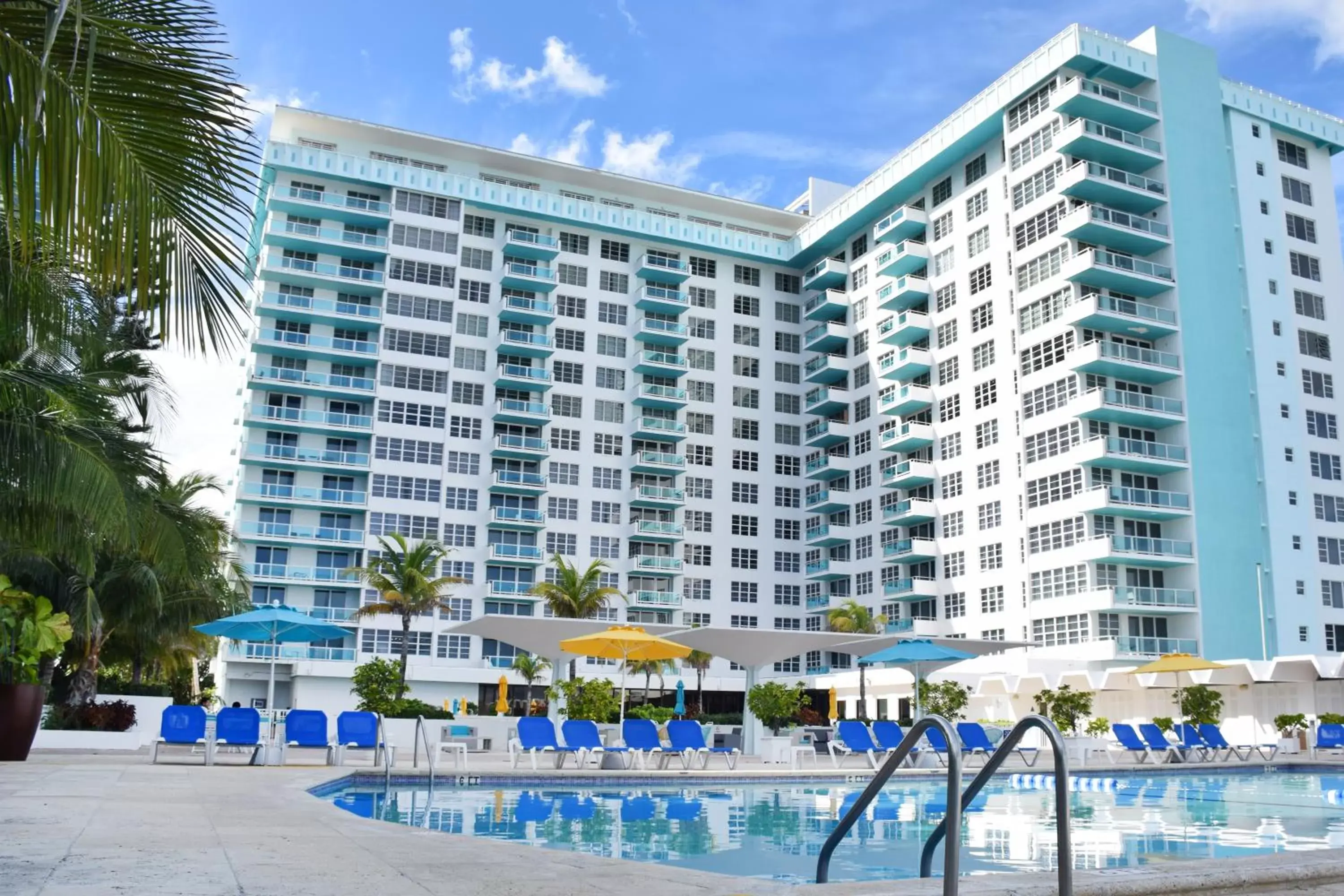Property building, Swimming Pool in Seacoast Suites on Miami Beach