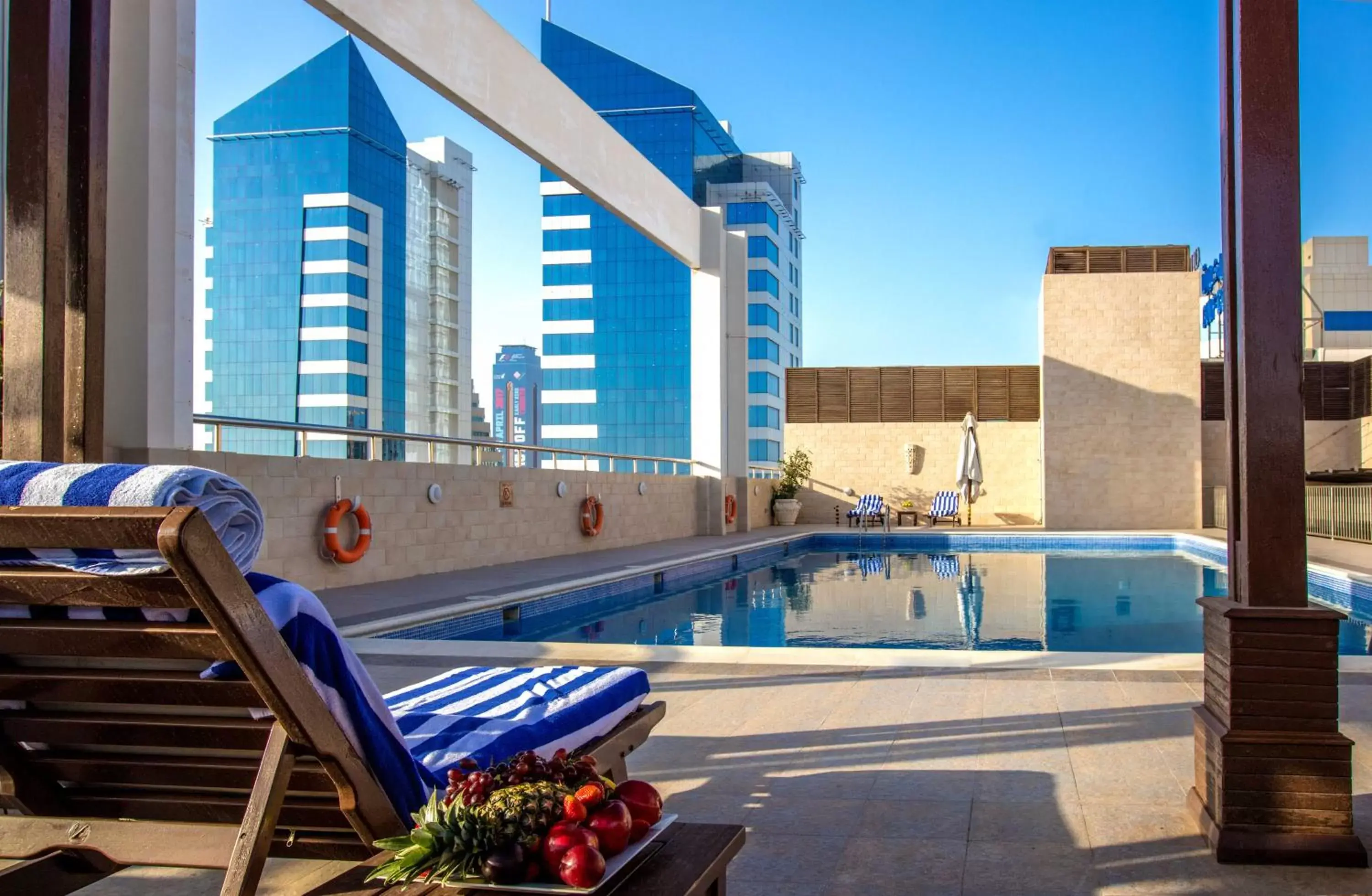 Spring, Swimming Pool in Gulf Court Hotel