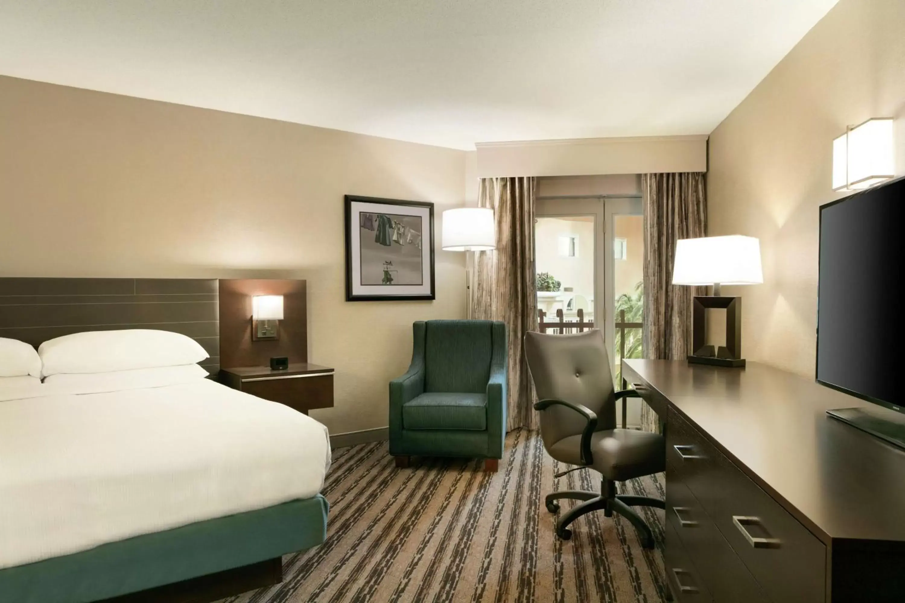 Bedroom in DoubleTree Resort by Hilton Lancaster