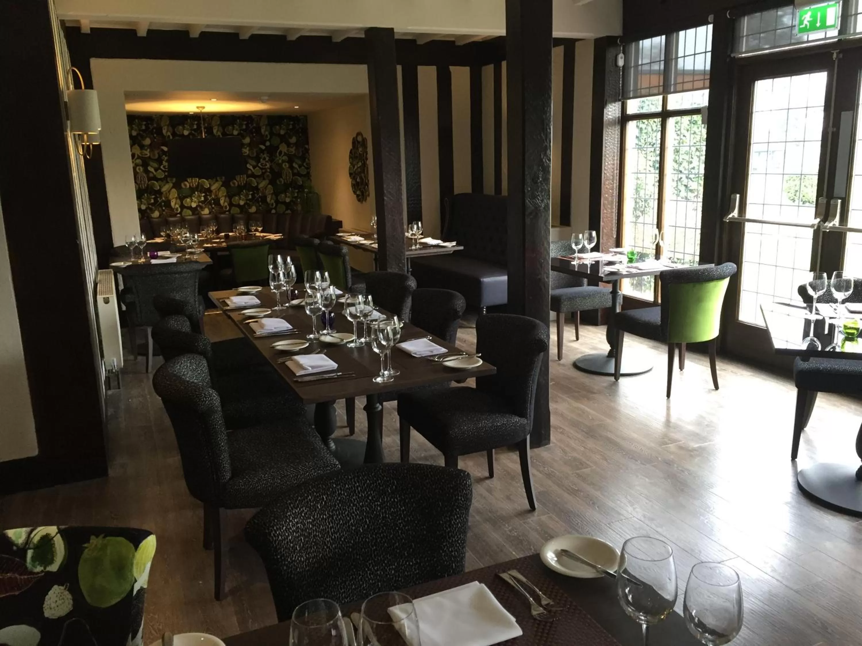 Restaurant/places to eat in Hogarths Stone Manor