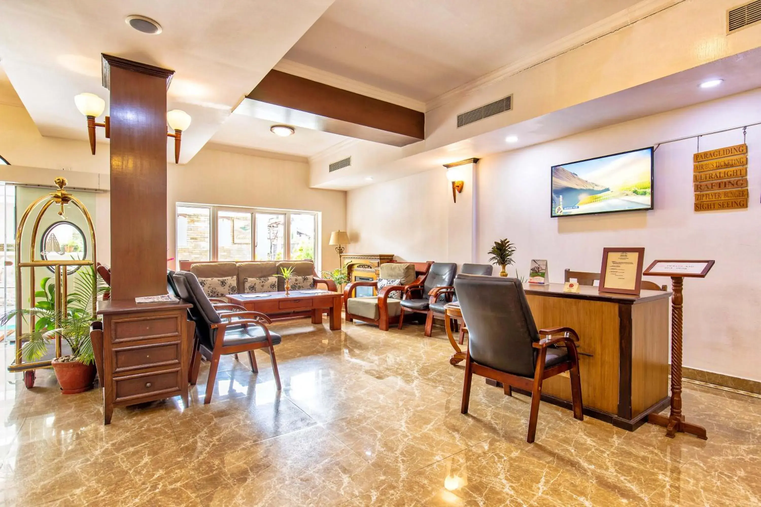 Lobby or reception, Restaurant/Places to Eat in Da Yatra Courtyard Hotel