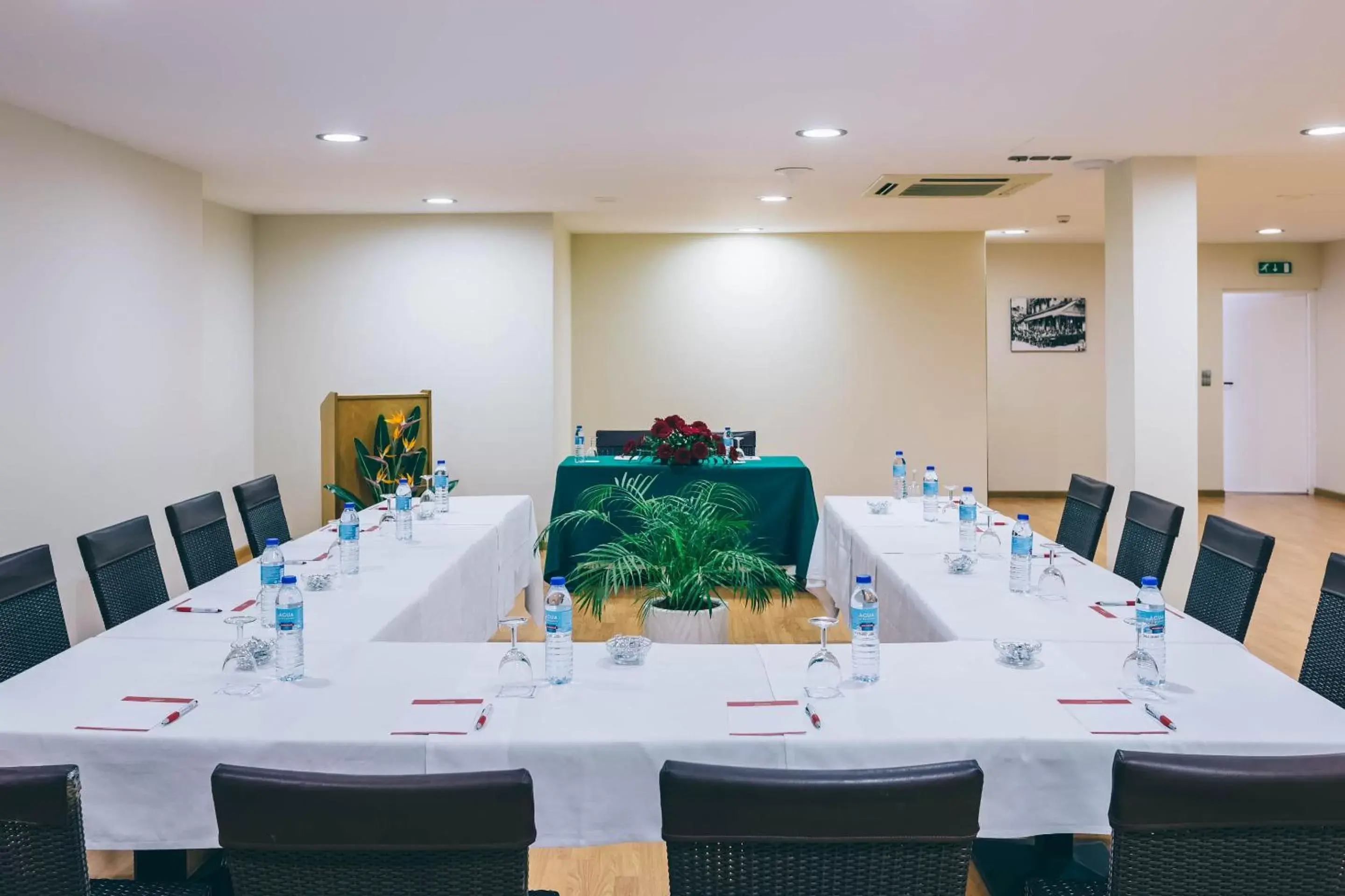 Meeting/conference room in Muthu Raga Madeira Hotel