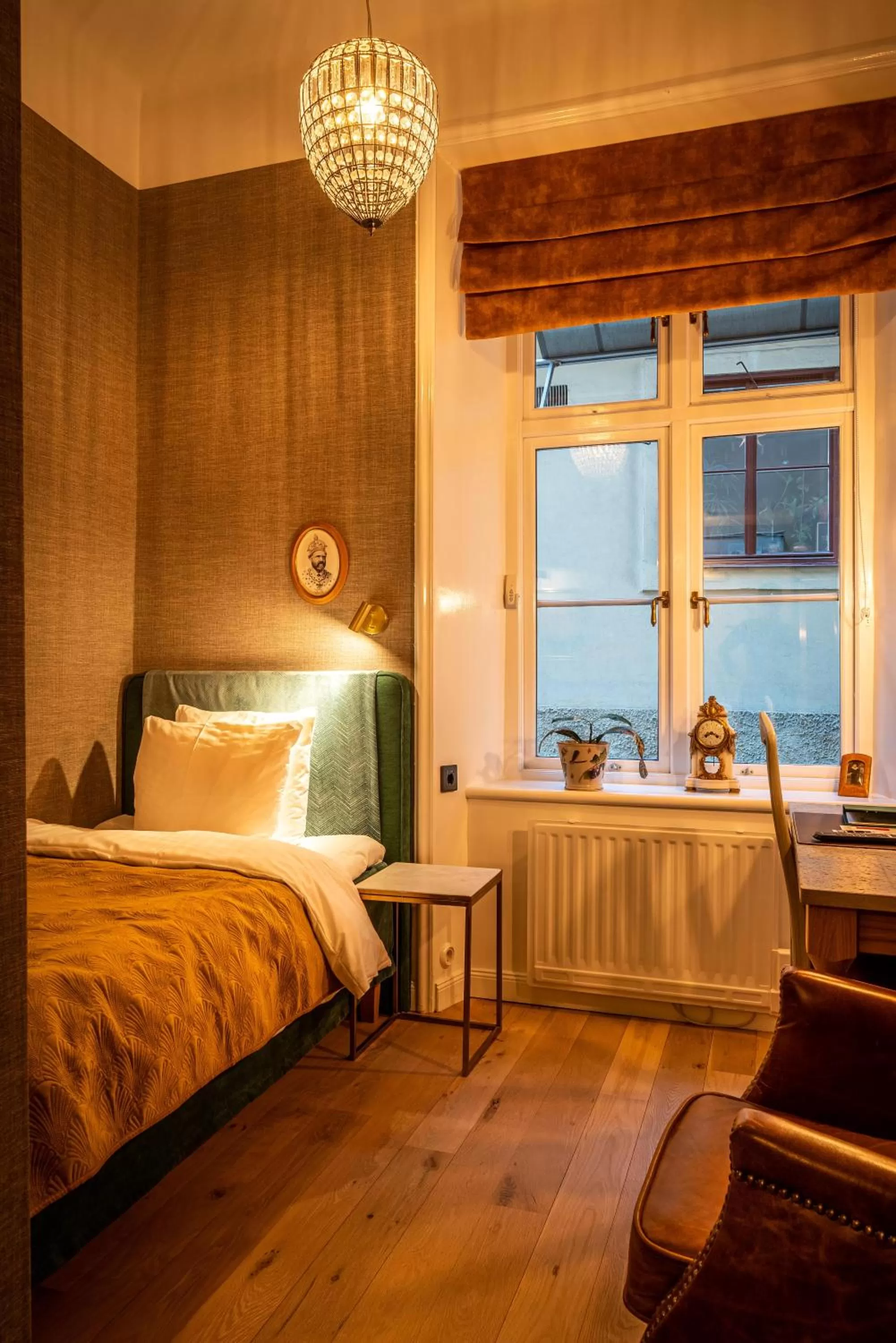 Photo of the whole room, Bed in Victory Hotel