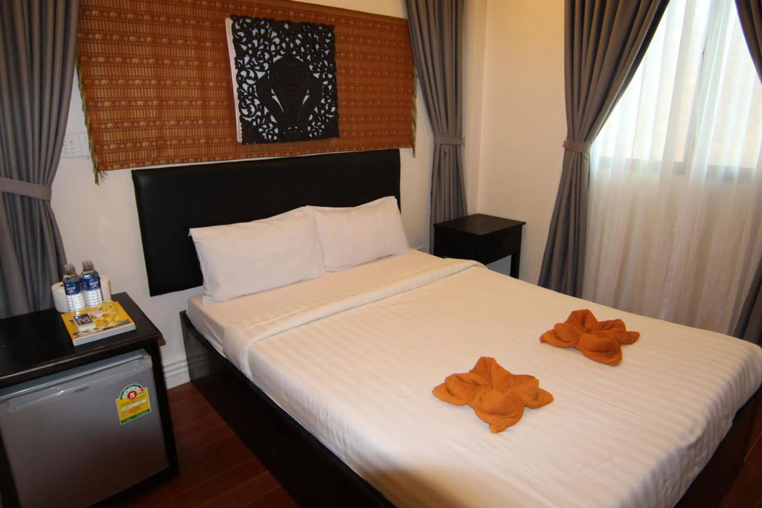 cot, Bed in Naga Angkor Hostel