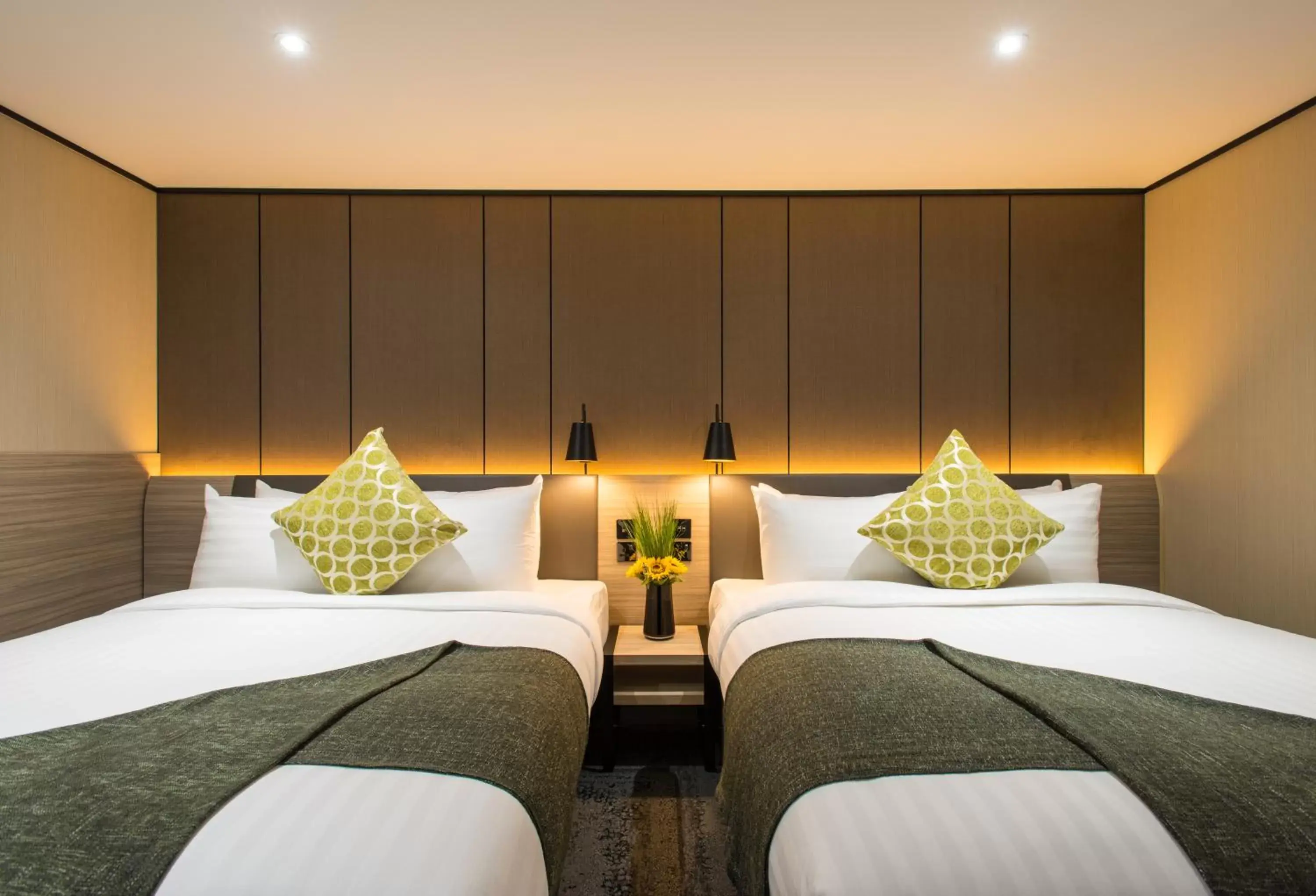 Photo of the whole room, Bed in Aerotel London Heathrow, Terminal 2 & Terminal 3