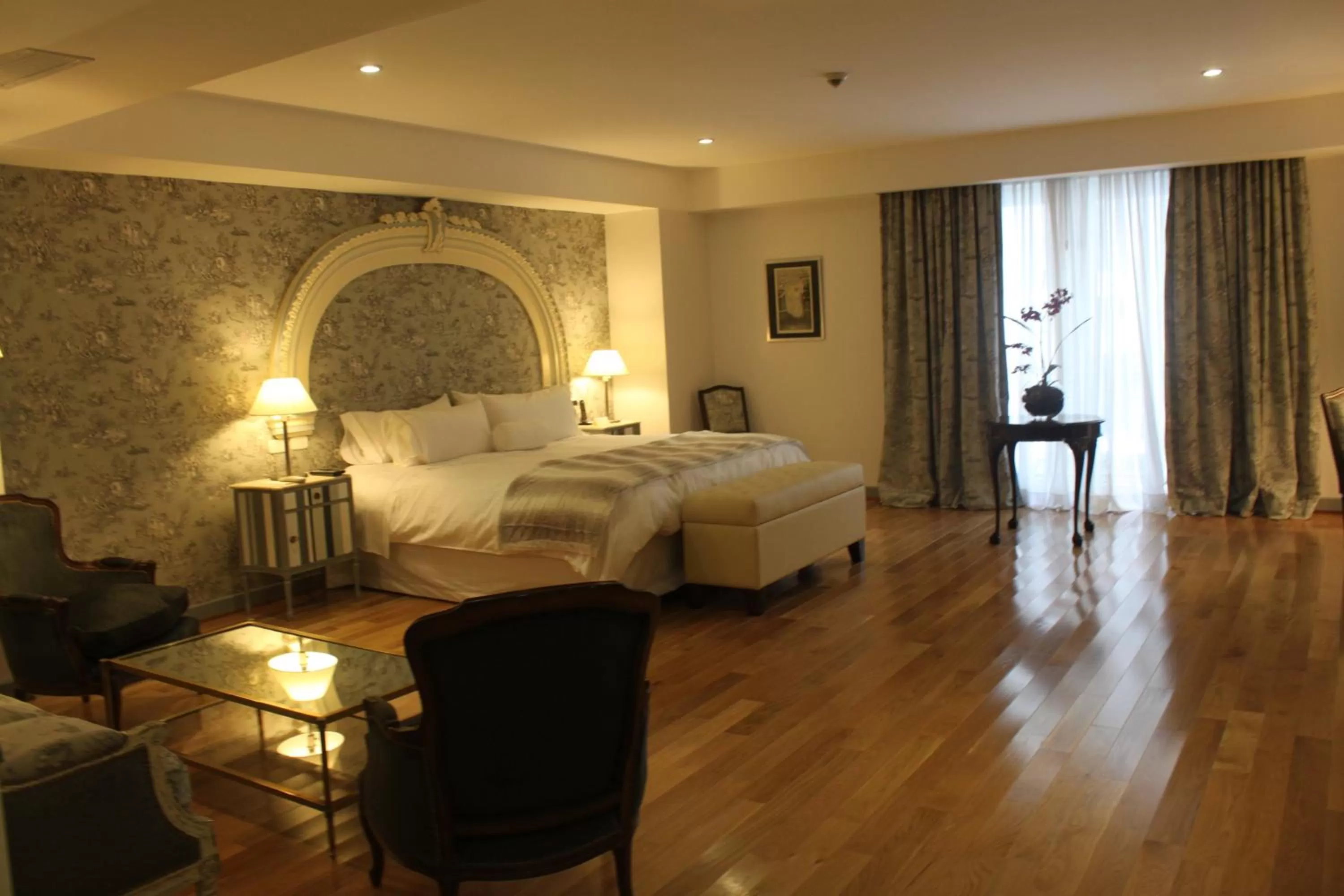 Photo of the whole room, Bed in Hotel Club Frances