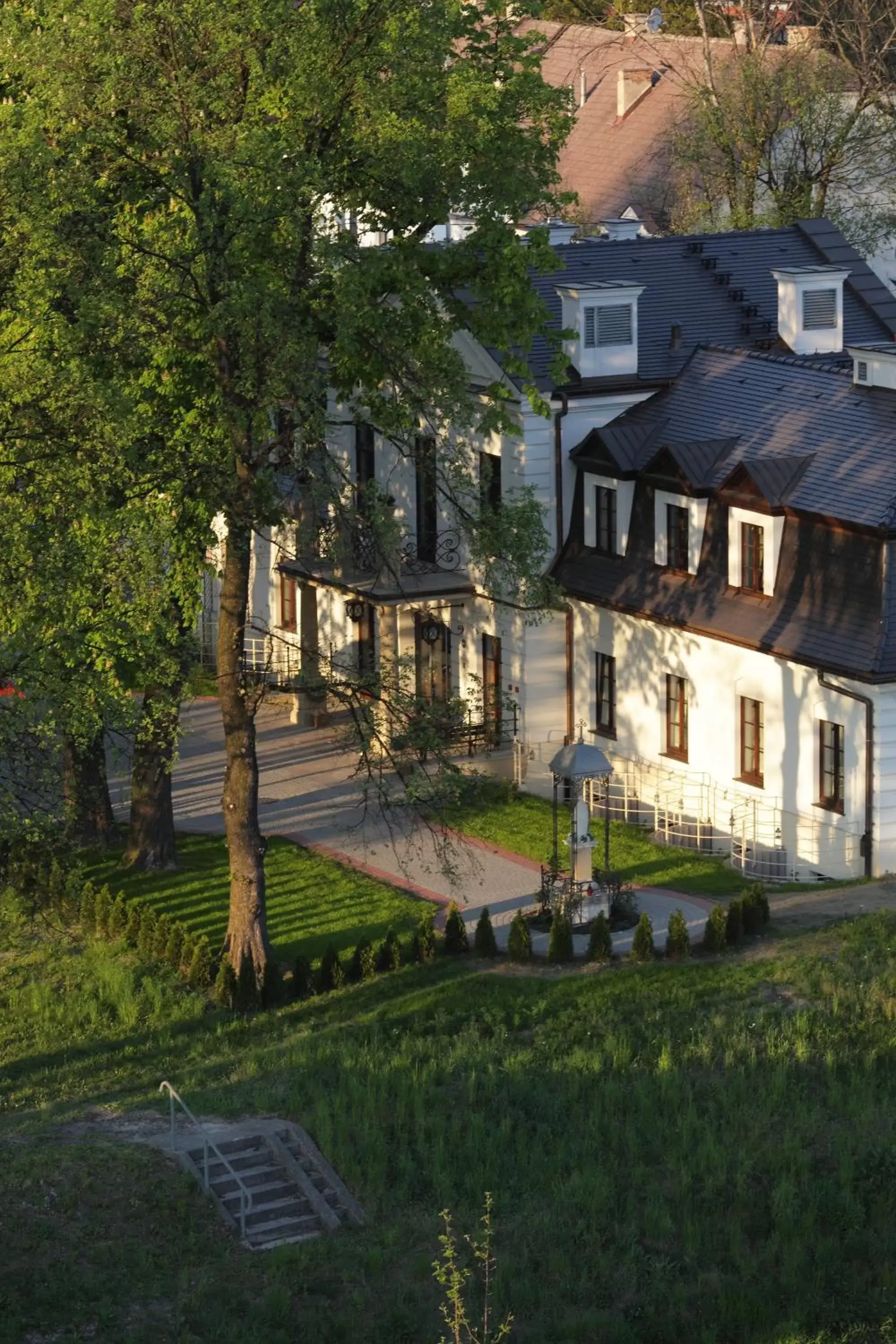 Facade/entrance in Hotel Dwór Kościuszko Facade/entrance in Hotel Dwór Kościuszko
