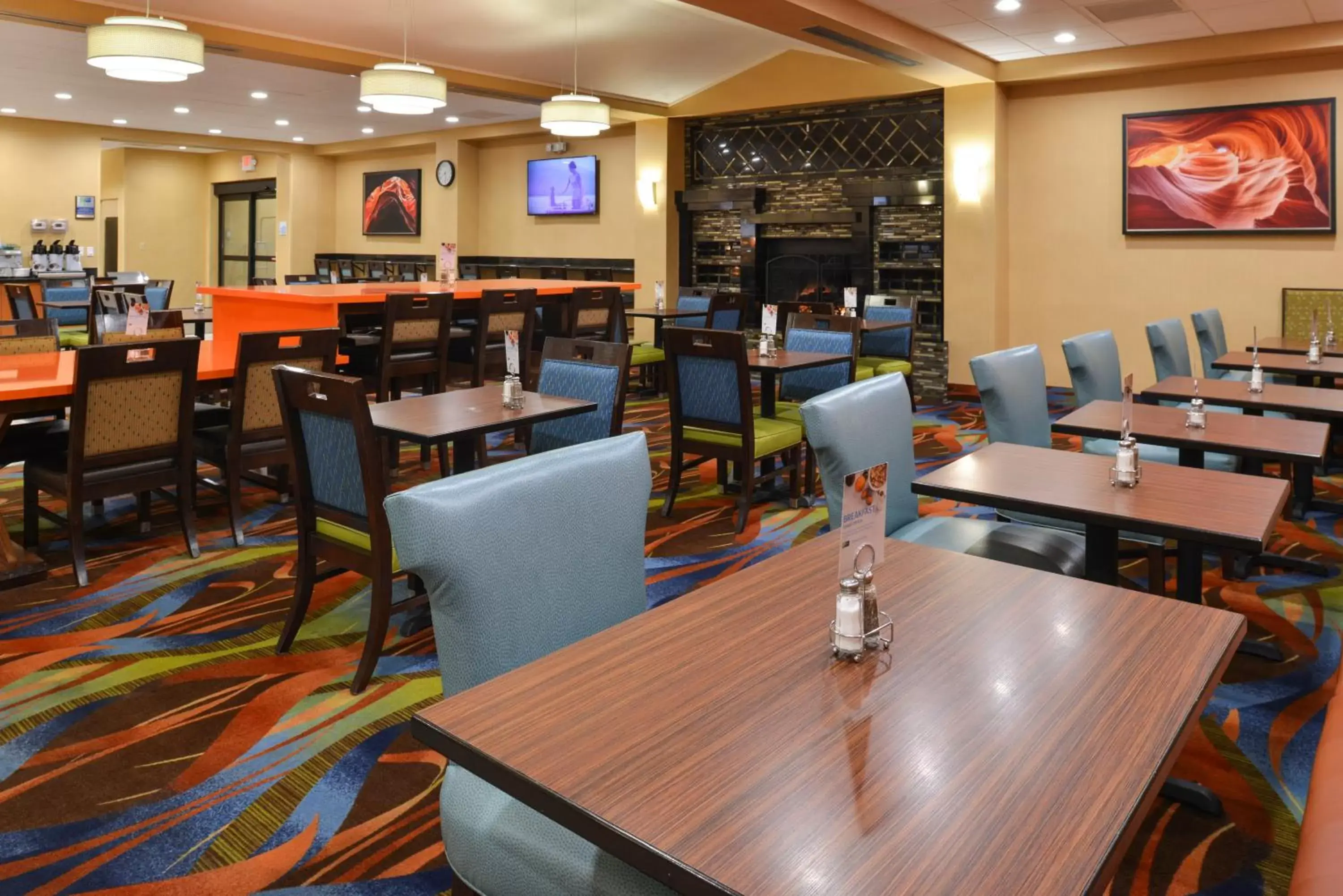 Breakfast, Restaurant/Places to Eat in Holiday Inn Express Flagstaff, an IHG Hotel