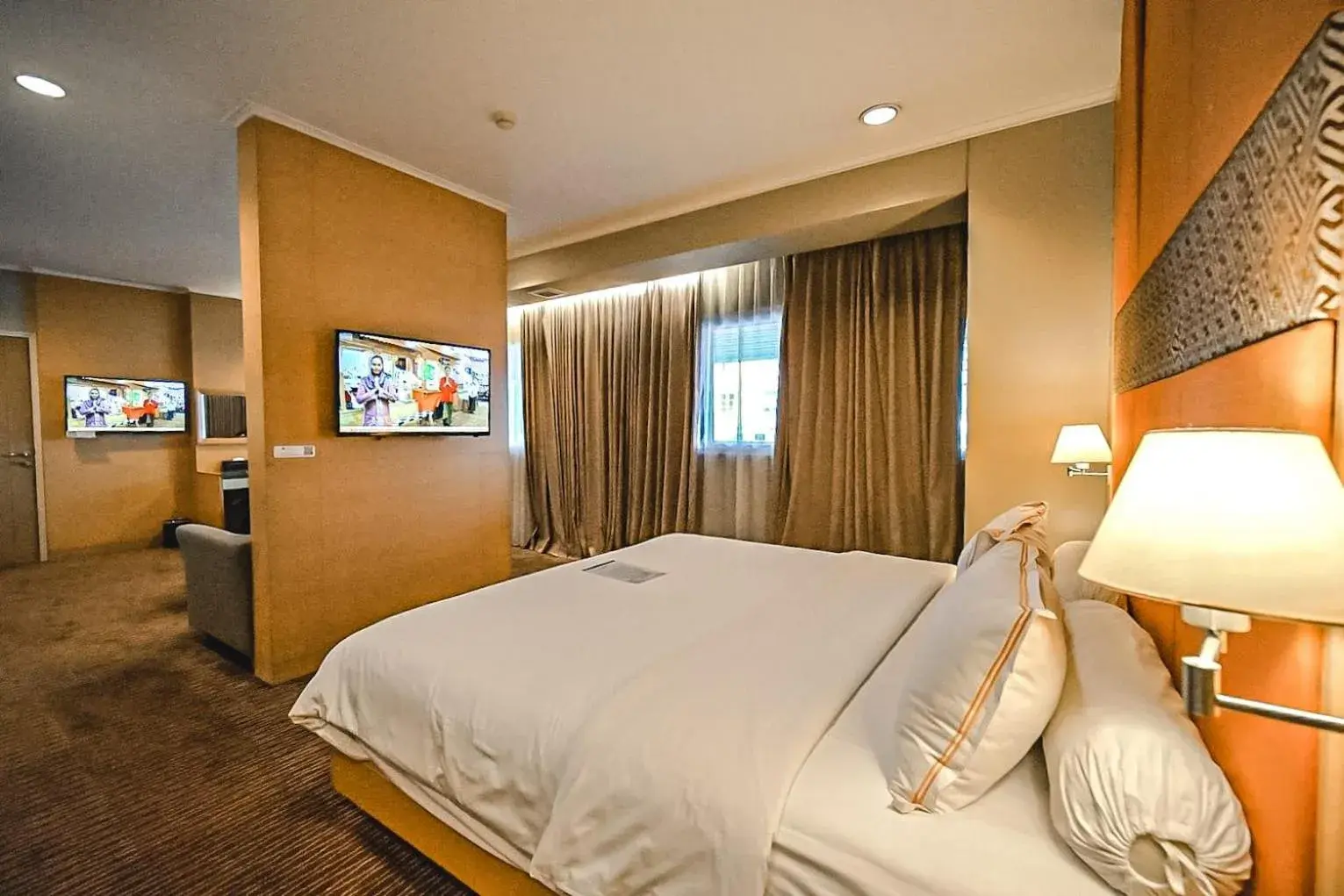 Bed in All Sedayu Hotel Kelapa Gading