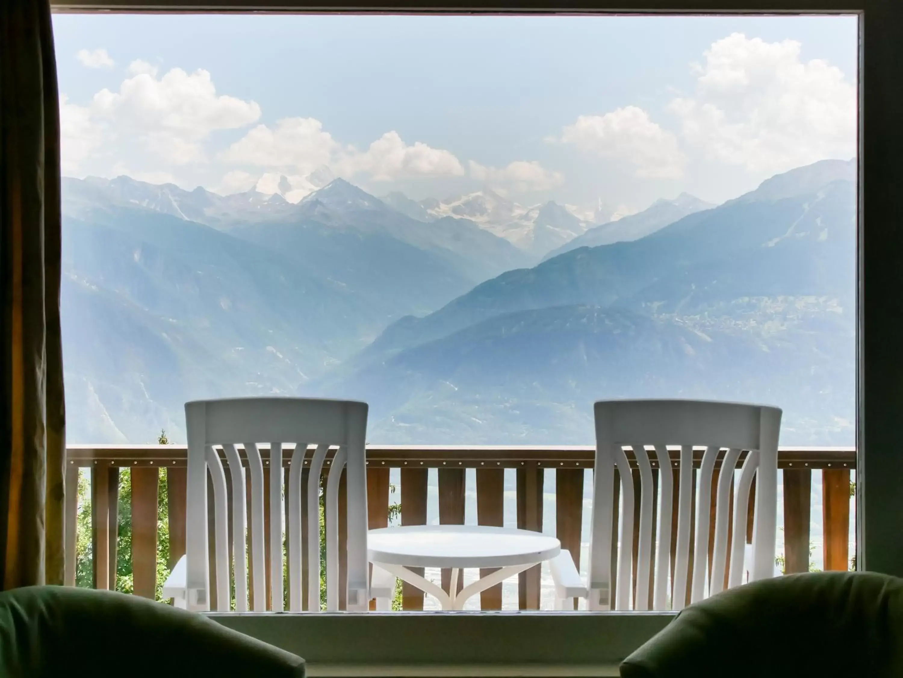 Balcony/Terrace, Mountain View in Hotel-Restaurant Le Mont Paisible, Crans-Montana