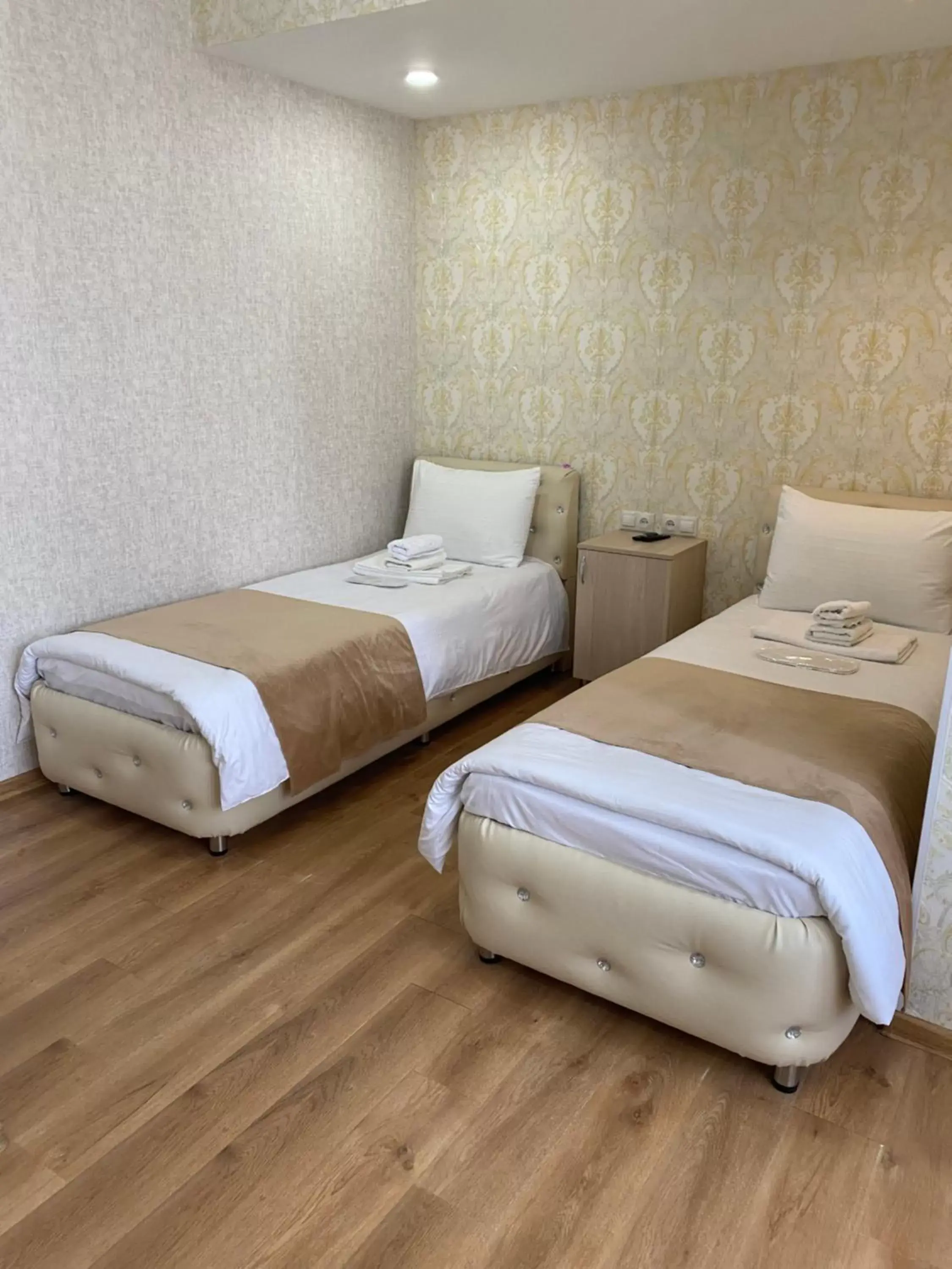 Twin Room in Hotel Sharl Twin Room in Hotel Sharl