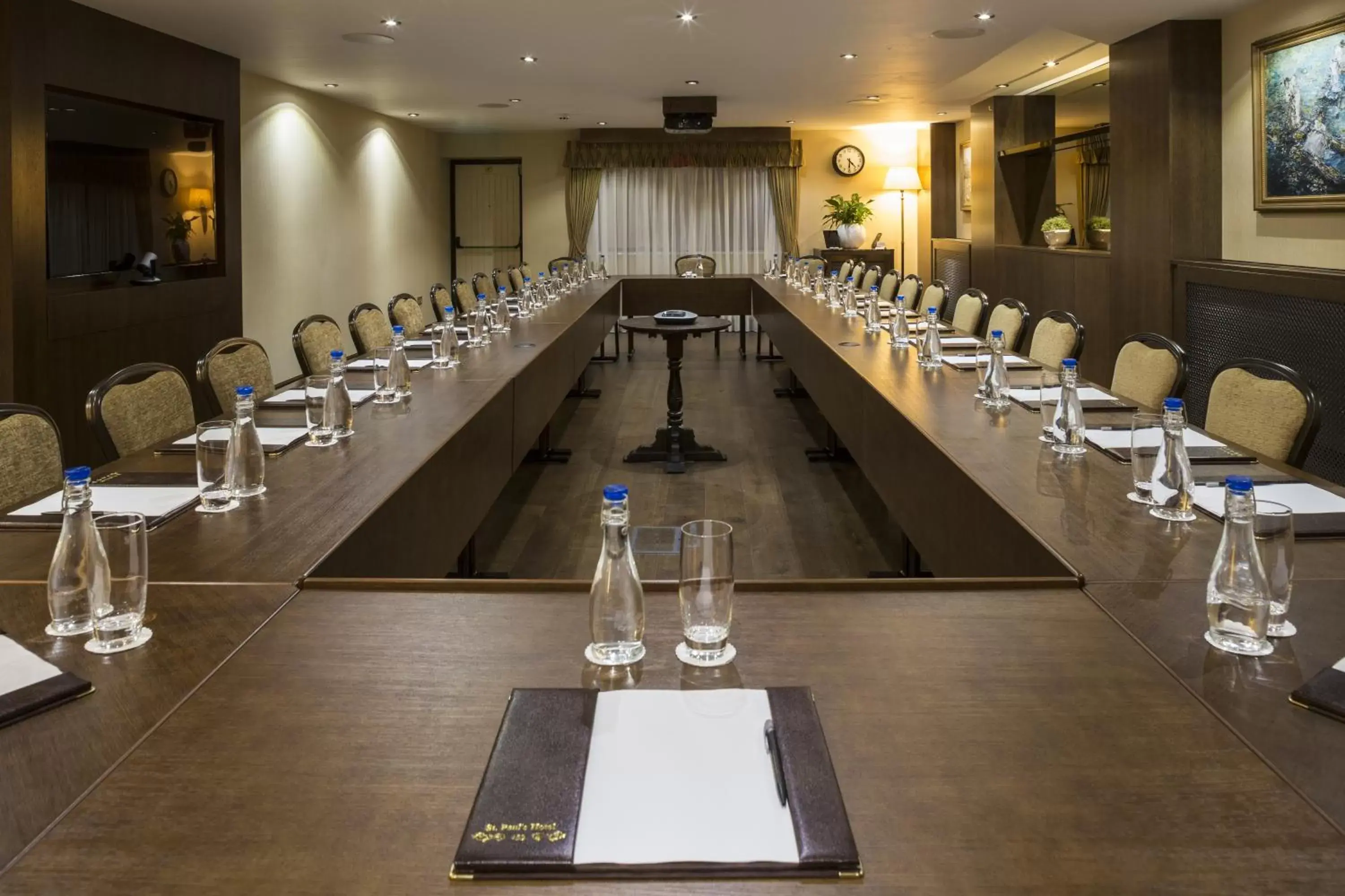 Business facilities, Business Area/Conference Room in St Paul's Hotel