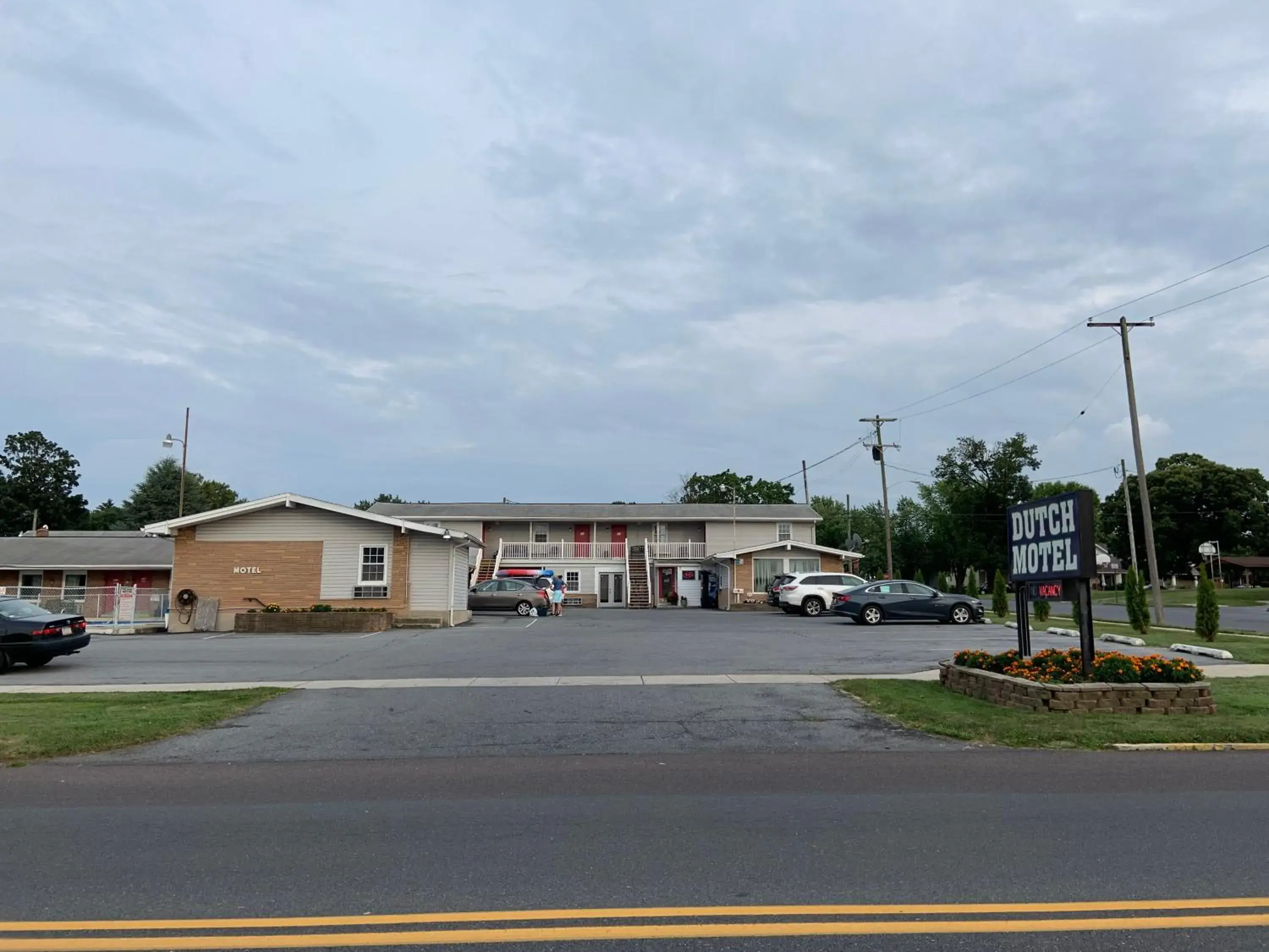 Property Building in Dutch Motel Palmyra