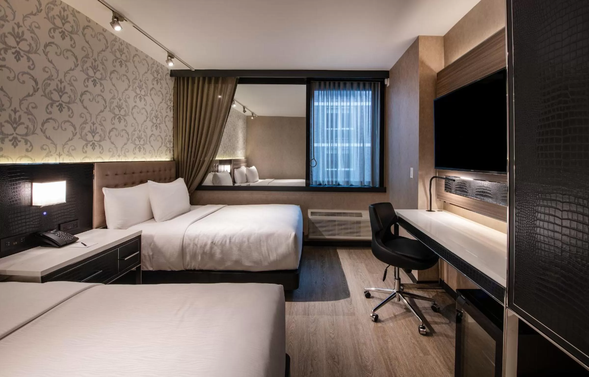 Standard Double ADA Guest Room in Aliz Hotel Times Square