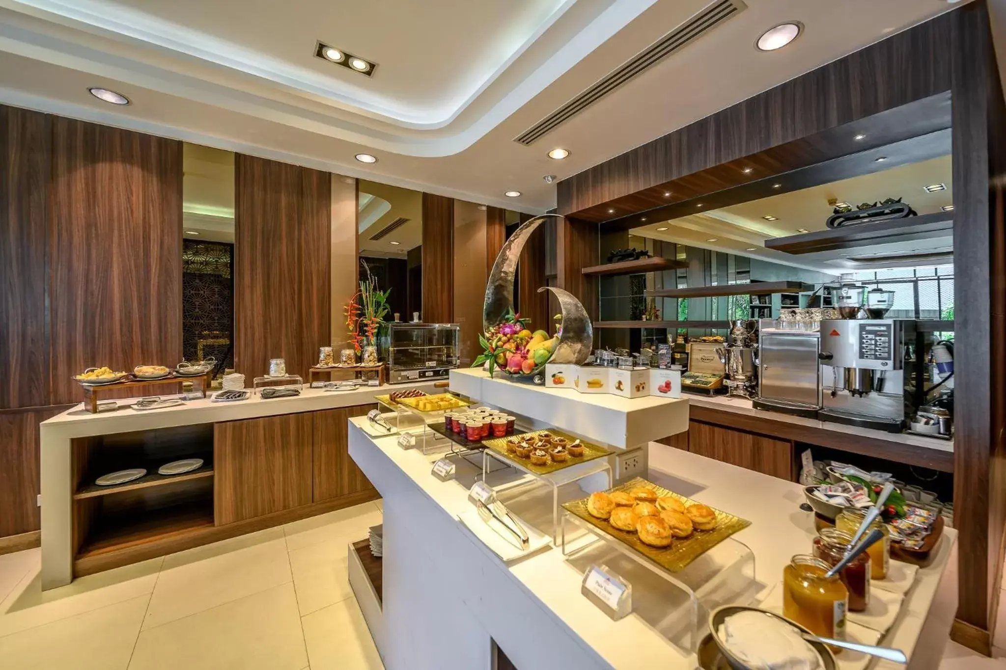 Area and facilities, Restaurant/Places to Eat in Centara Grand Beach Resort & Villas Krabi