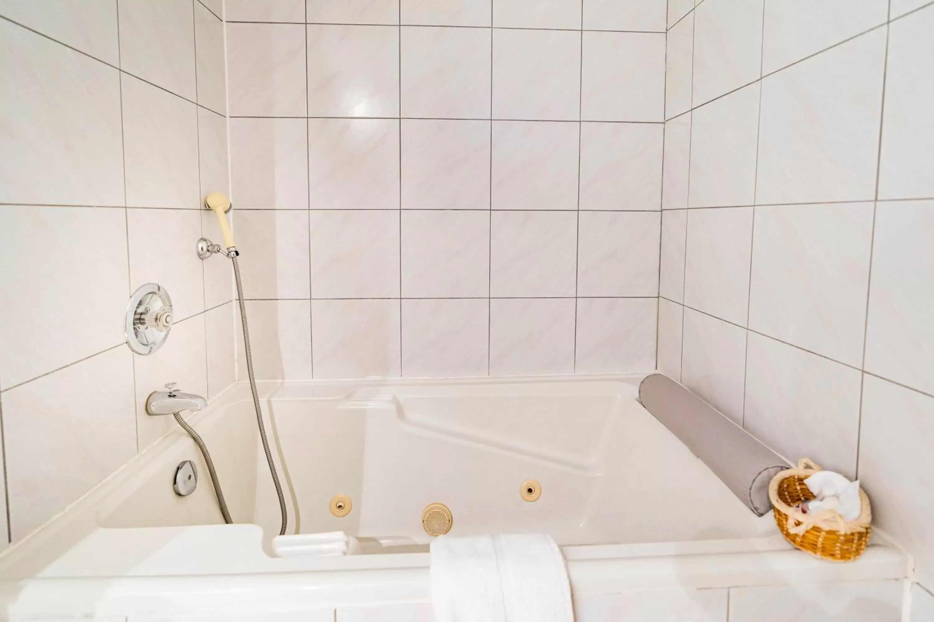 Bathroom in Auberge Harris