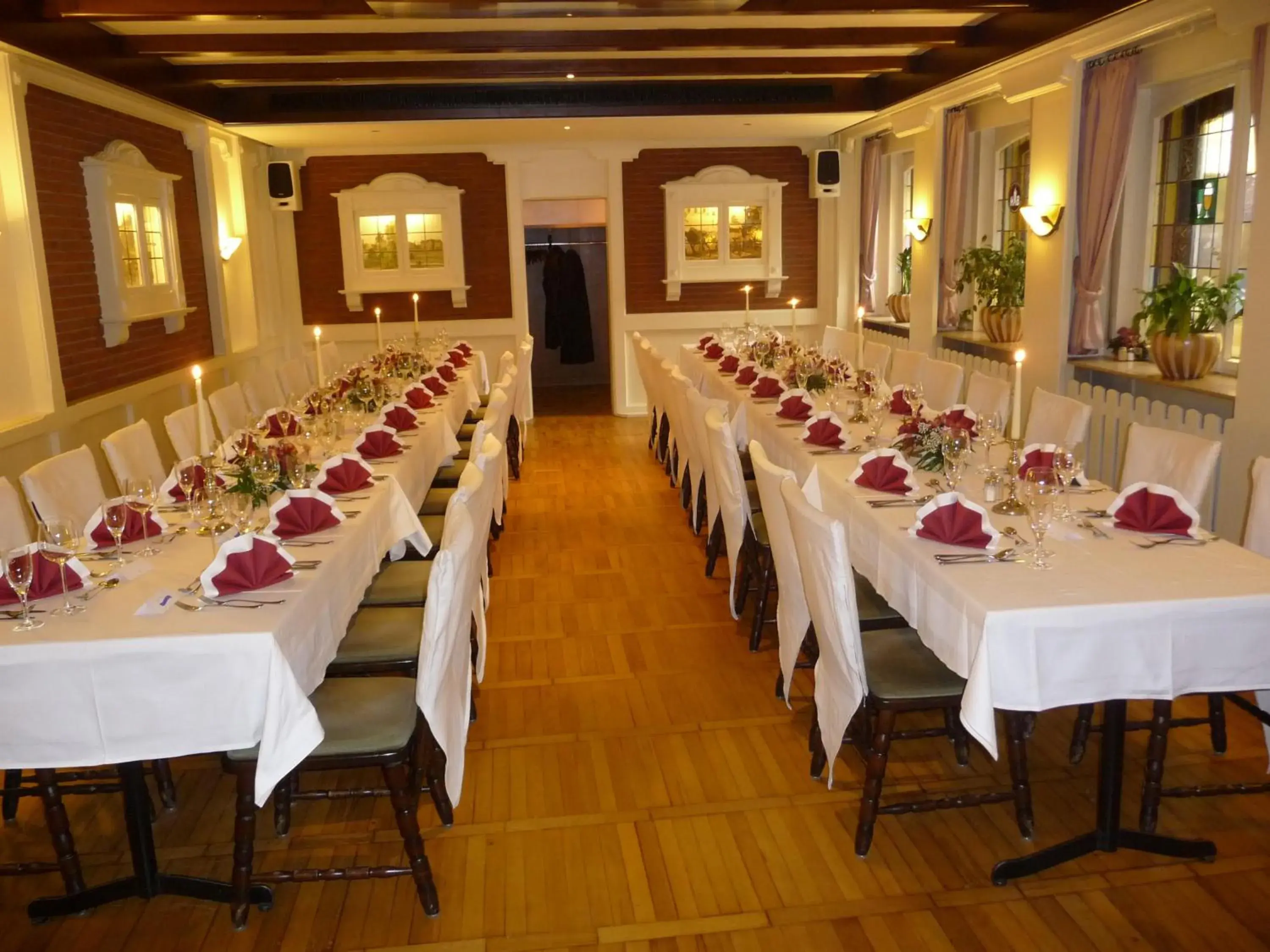 Business facilities, Restaurant/Places to Eat in Hotel Die Post