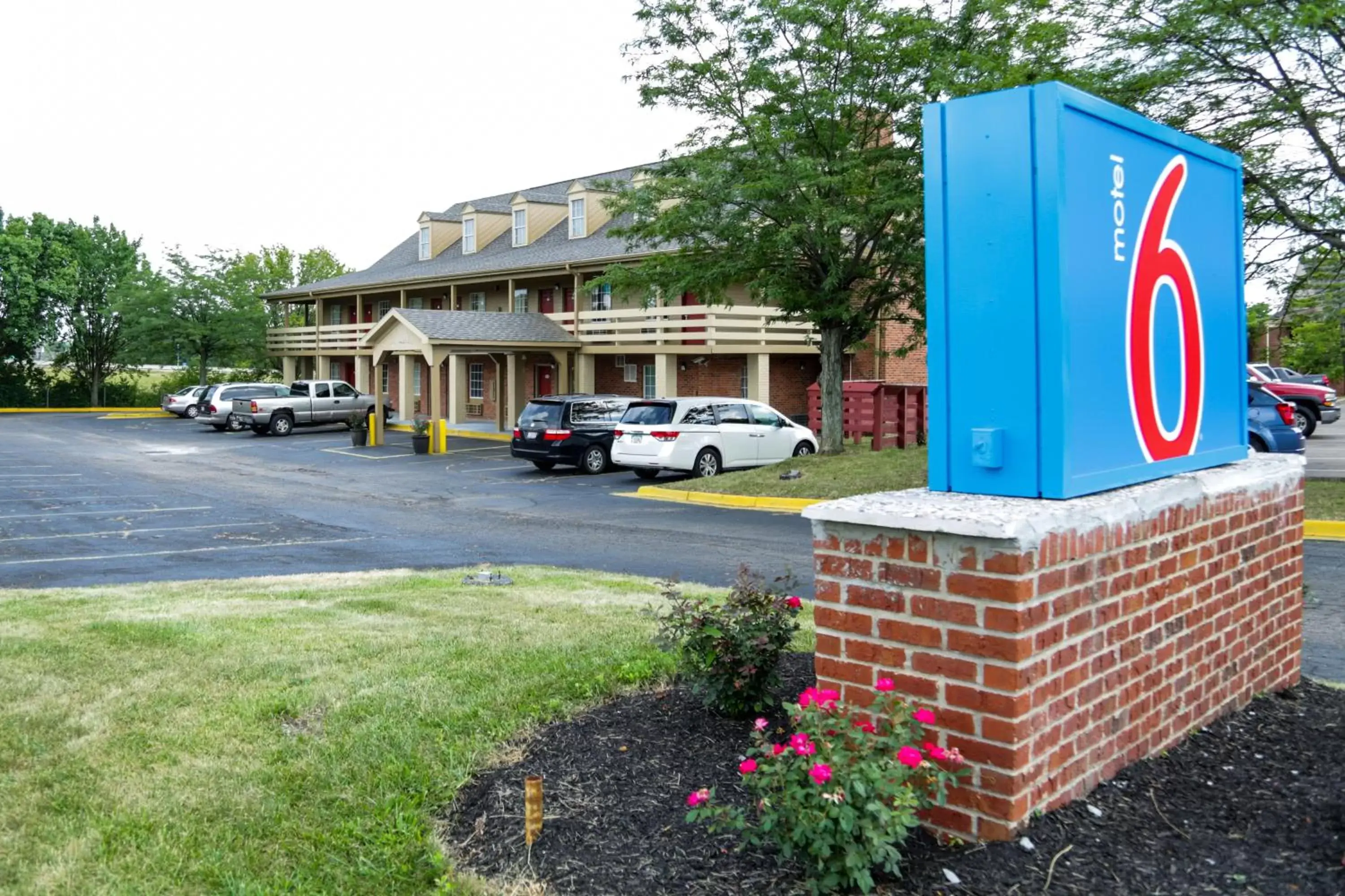 Facade/entrance, Property Building in Motel 6-Dayton, OH