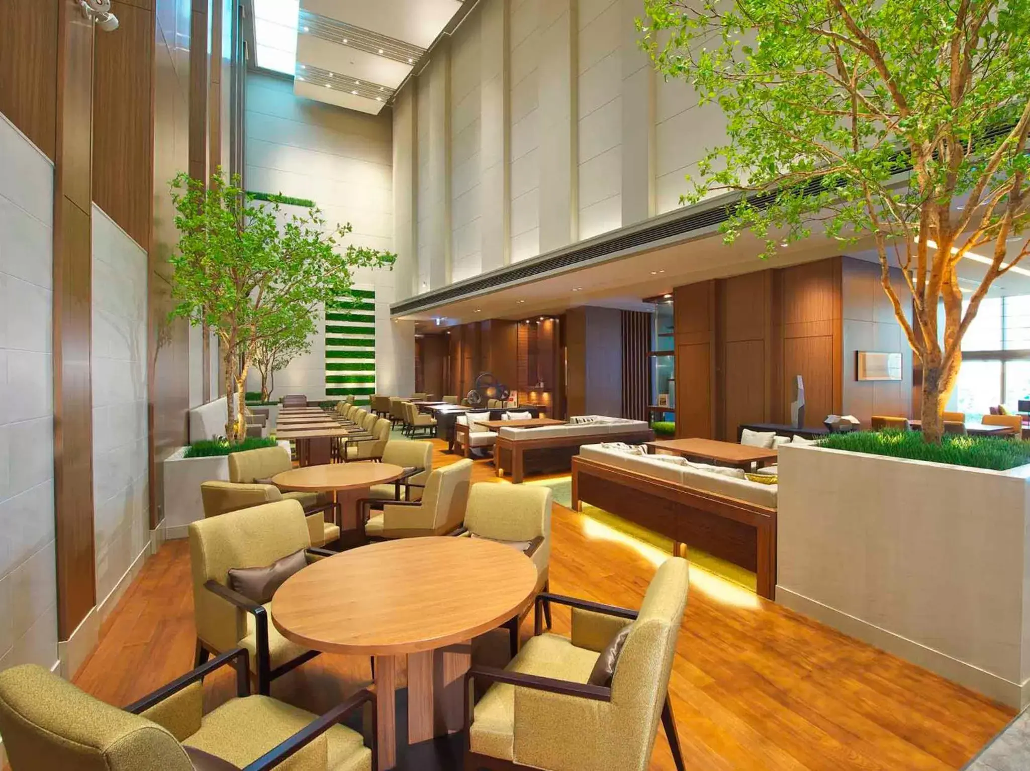 Lobby or reception, Restaurant/Places to Eat in Osaka Marriott Miyako Hotel