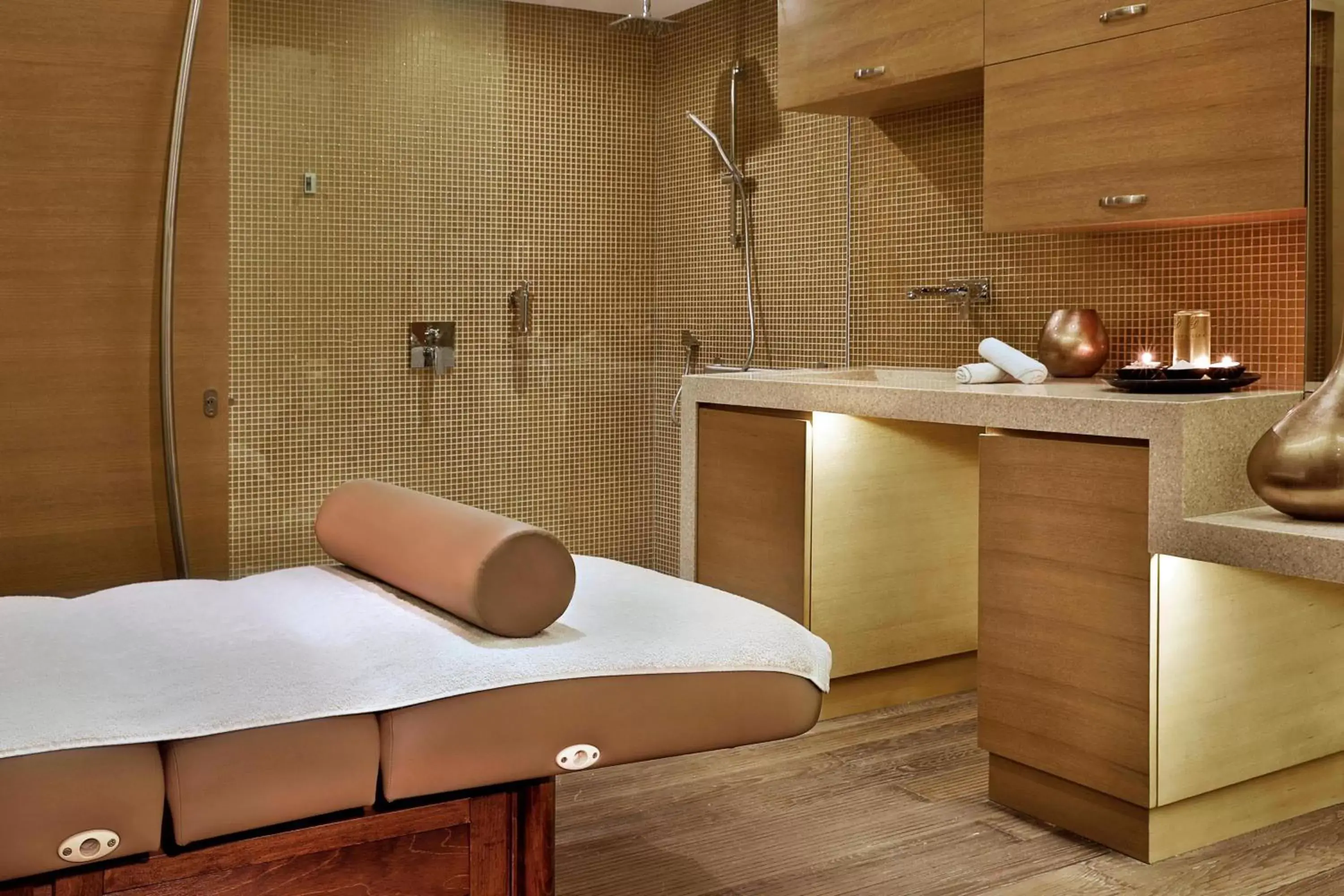 Spa and wellness centre/facilities, Bathroom in Marriott Hotel Al Forsan, Abu Dhabi