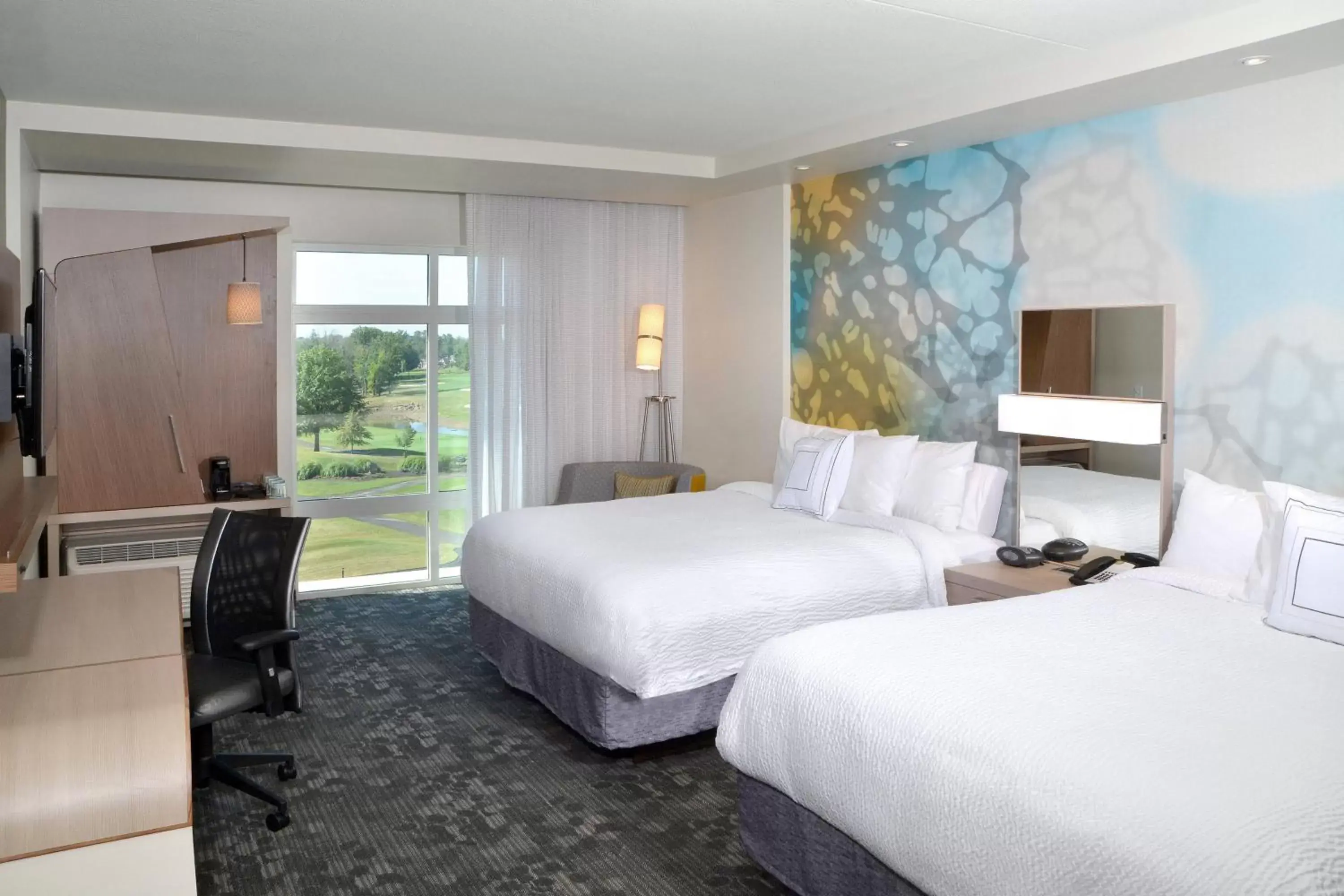 Photo of the whole room, Bed in Courtyard by Marriott Youngstown Canfield