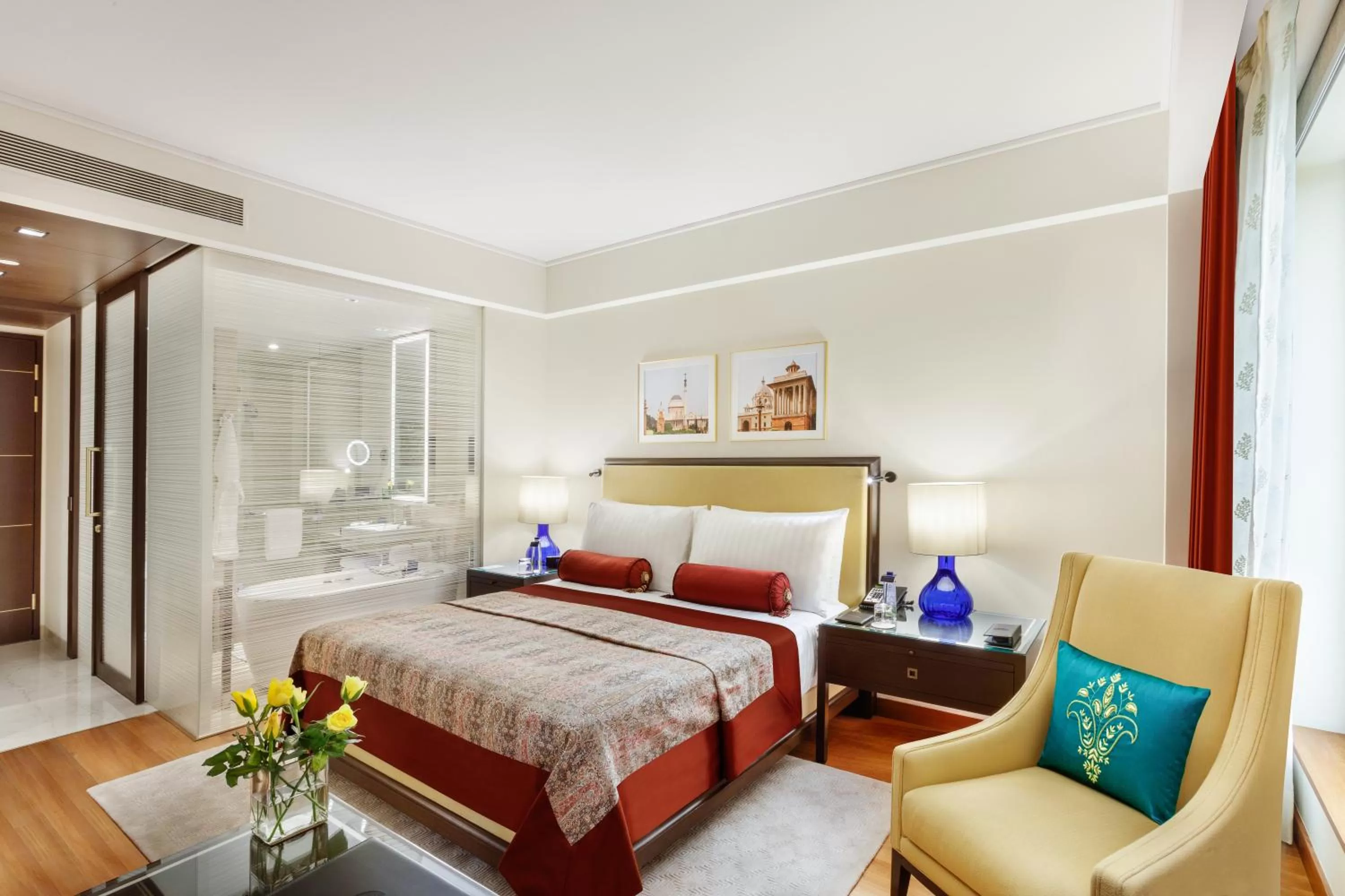 Bedroom, Bed in The Oberoi New Delhi