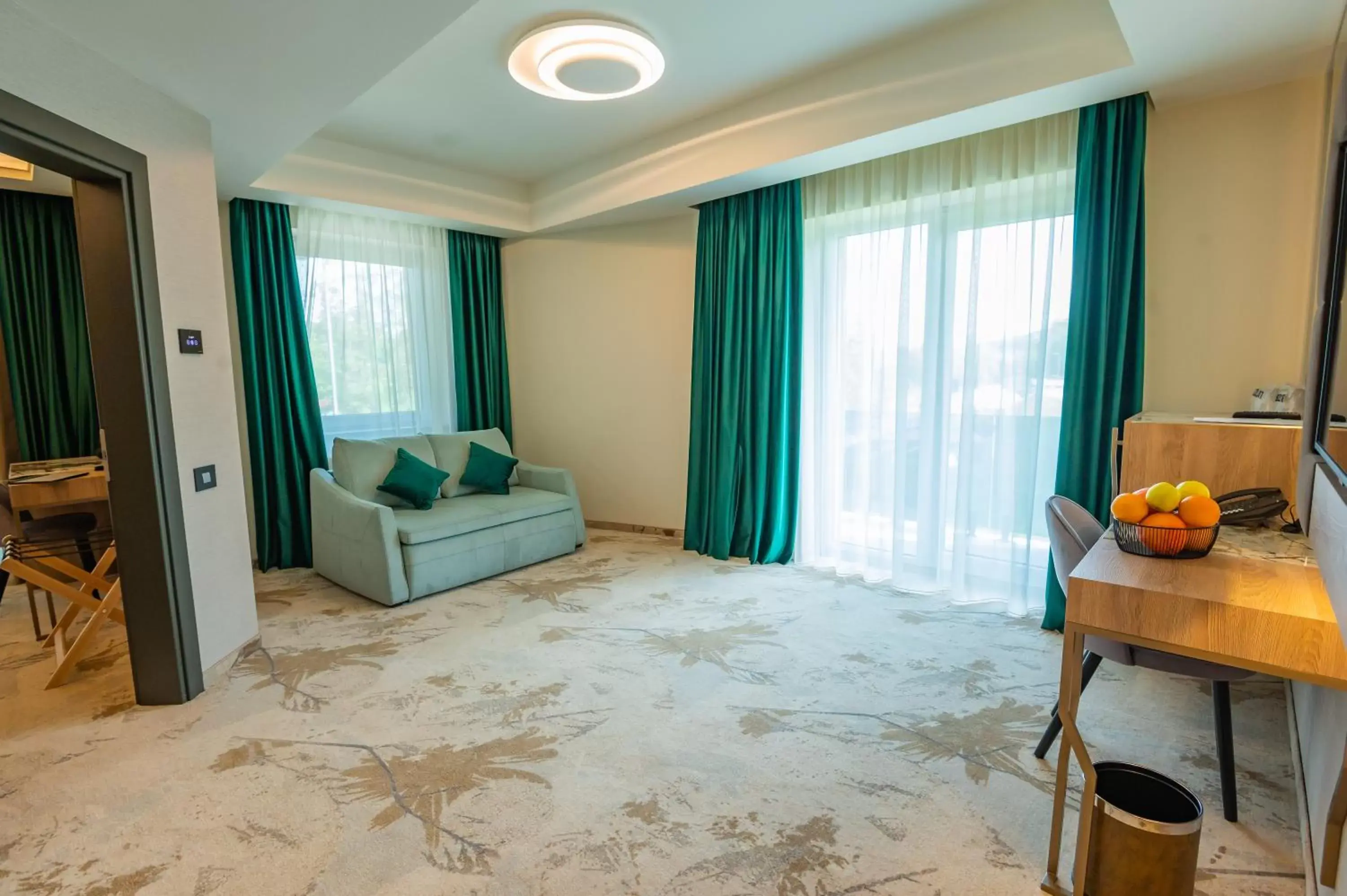 Apartment with Terrace in Hotel Codrişor Apartment with Terrace in Hotel Codrişor