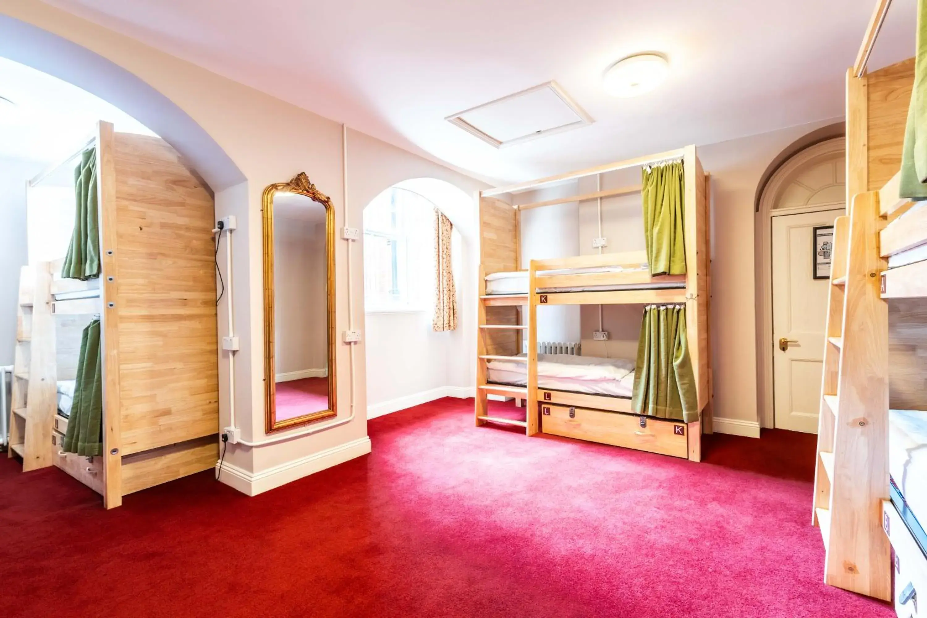Bedroom, Bunk Bed in Palmers Lodge: Swiss Cottage