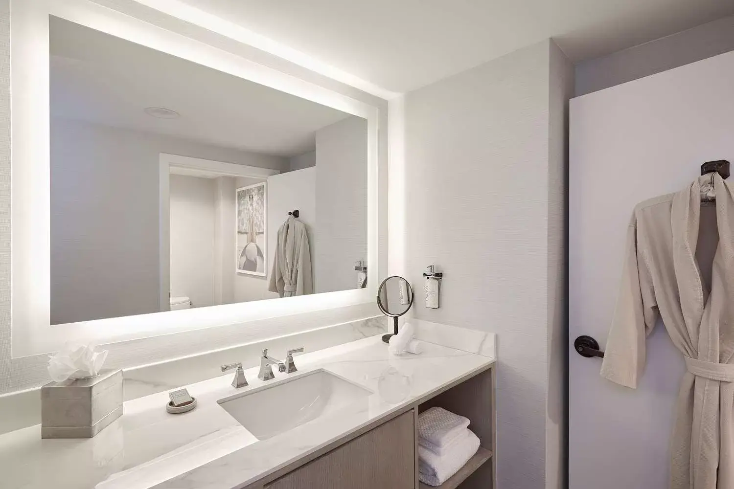 Bed in The Waterfront Beach Resort, A Hilton Hotel Bed in The Waterfront Beach Resort, A Hilton Hotel