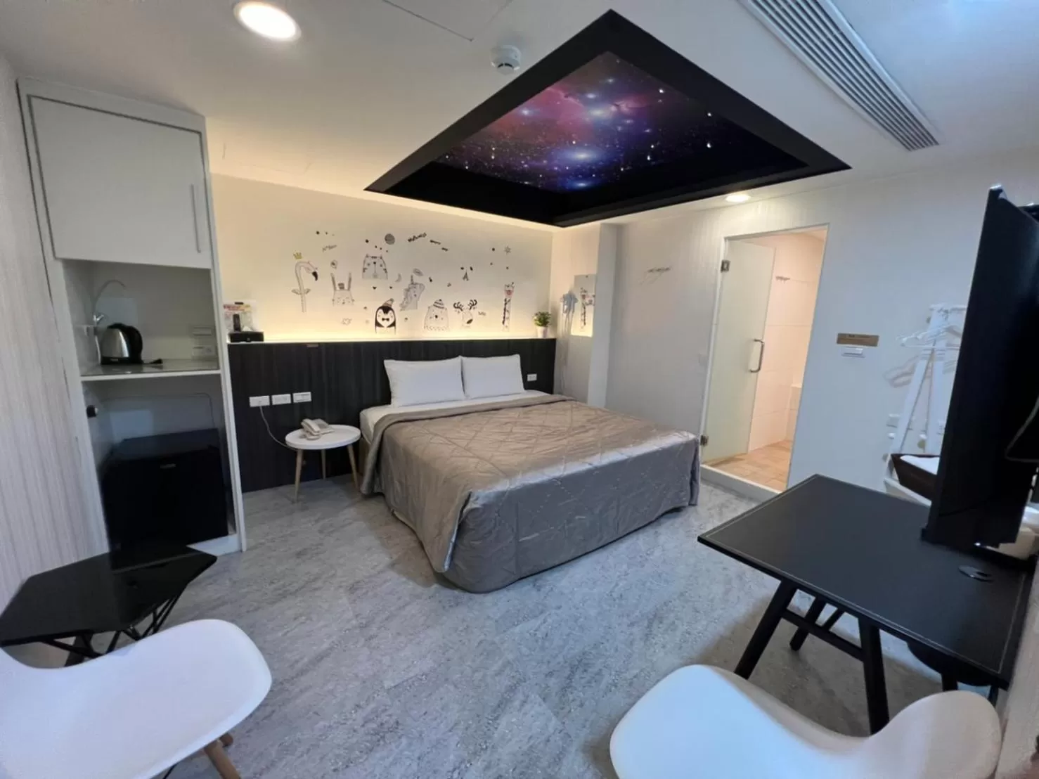 Photo of the whole room in Joy Garden Hotel