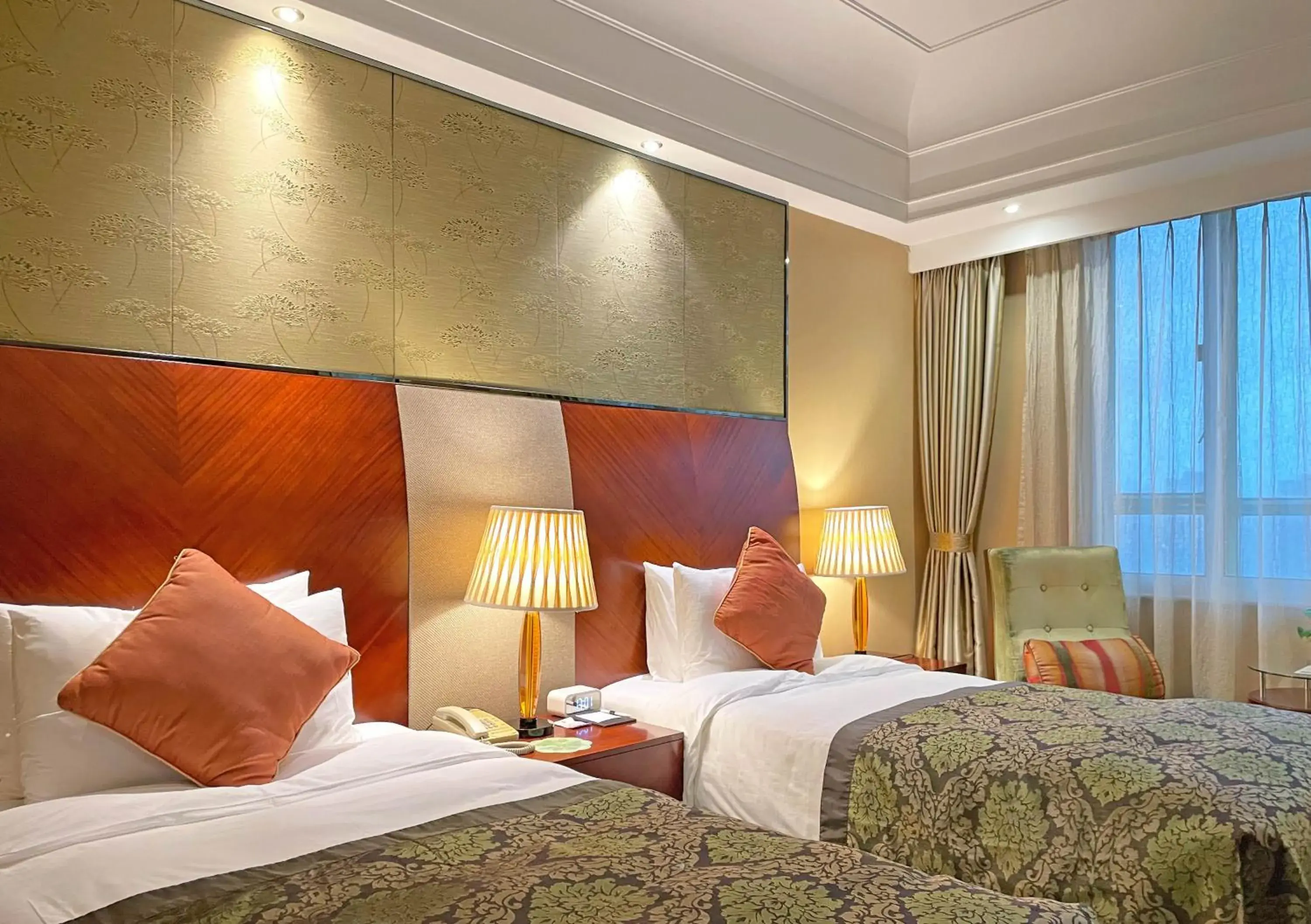 Bed in Merry Hotel Shanghai (Former Rendezvous Merry Hotel Shanghai) Bed in Merry Hotel Shanghai (Former Rendezvous Merry Hotel Shanghai)