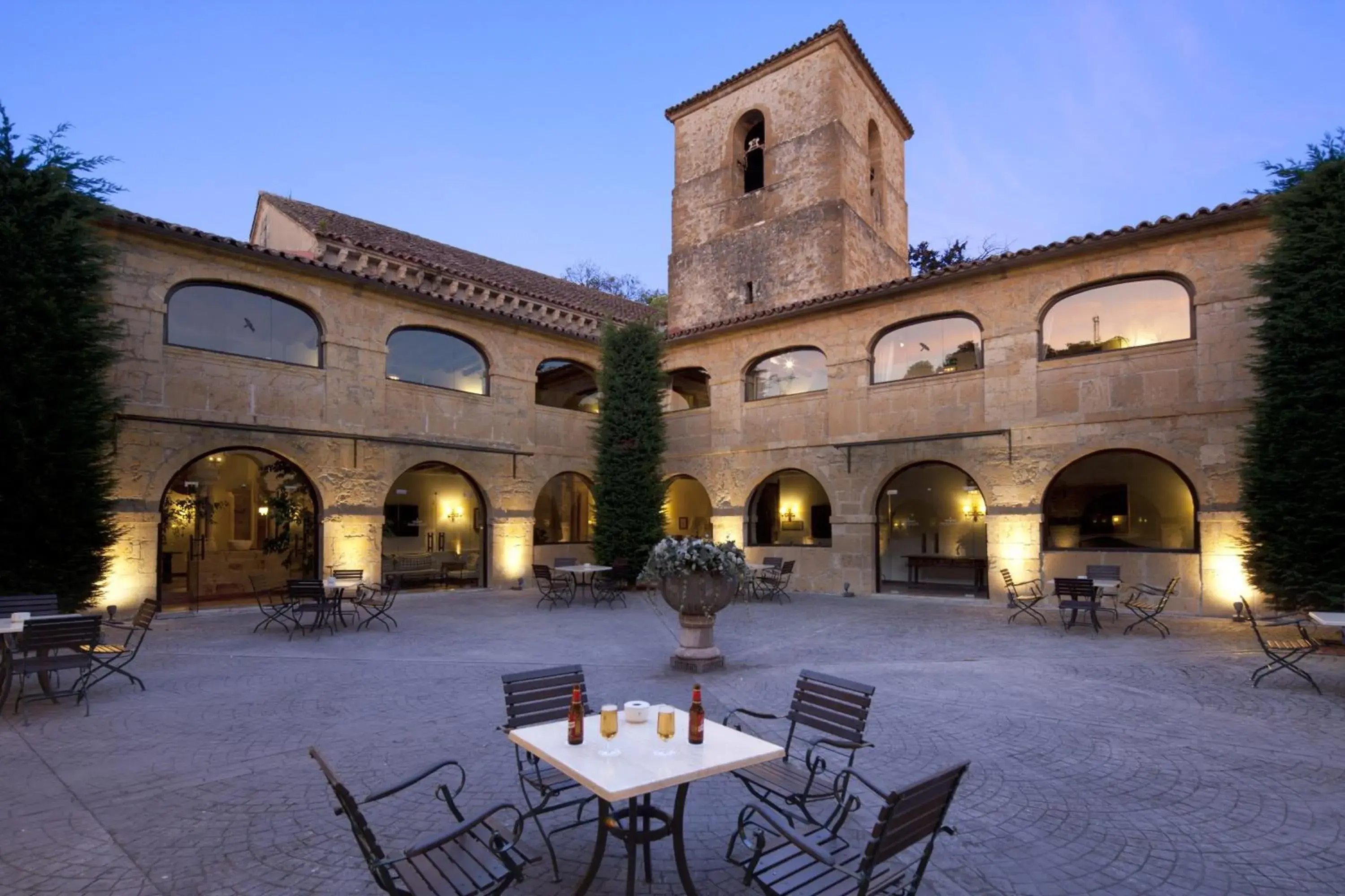 Patio, Property Building in Parador de Cangas de Onís