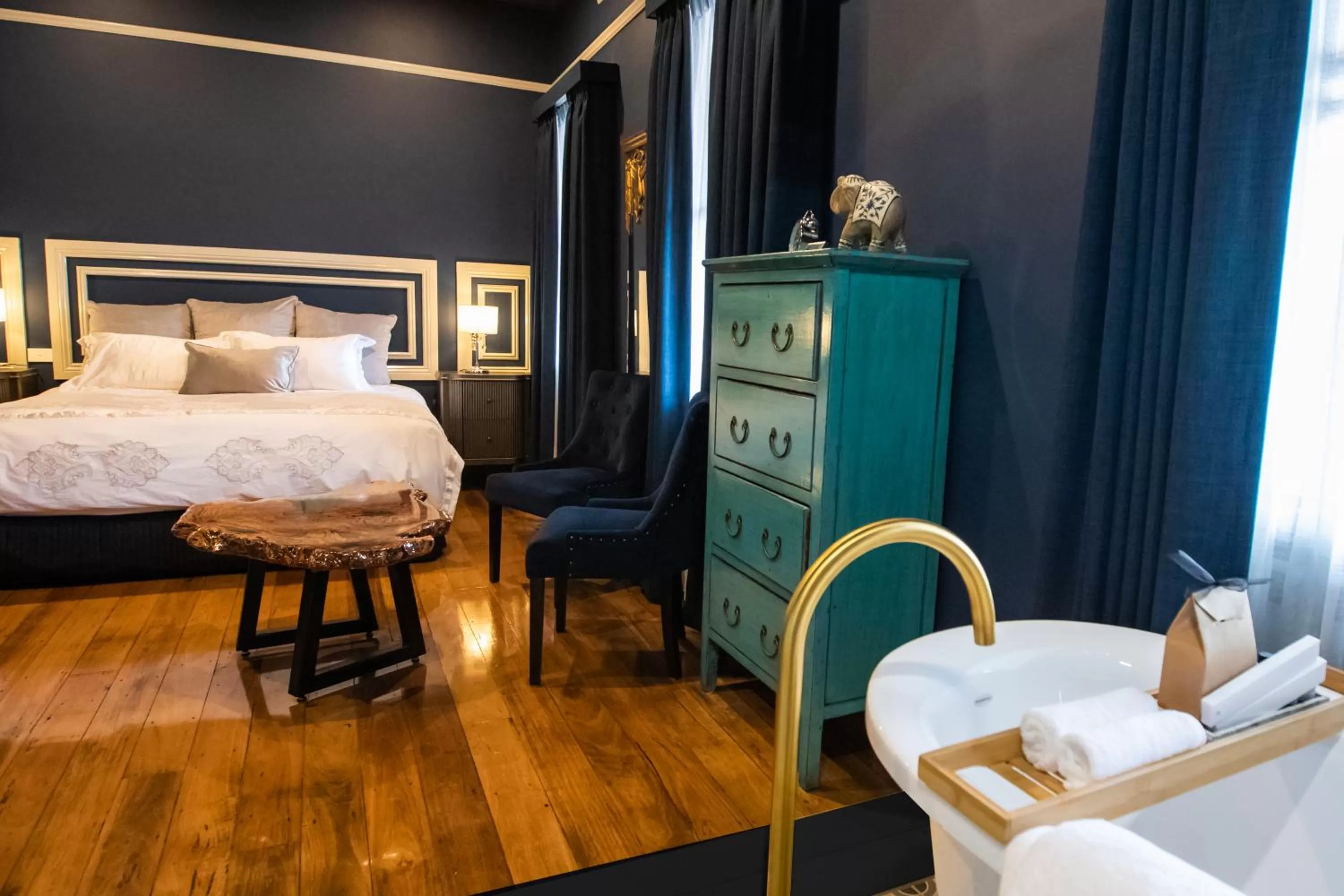 Bed in Hotel Australasia