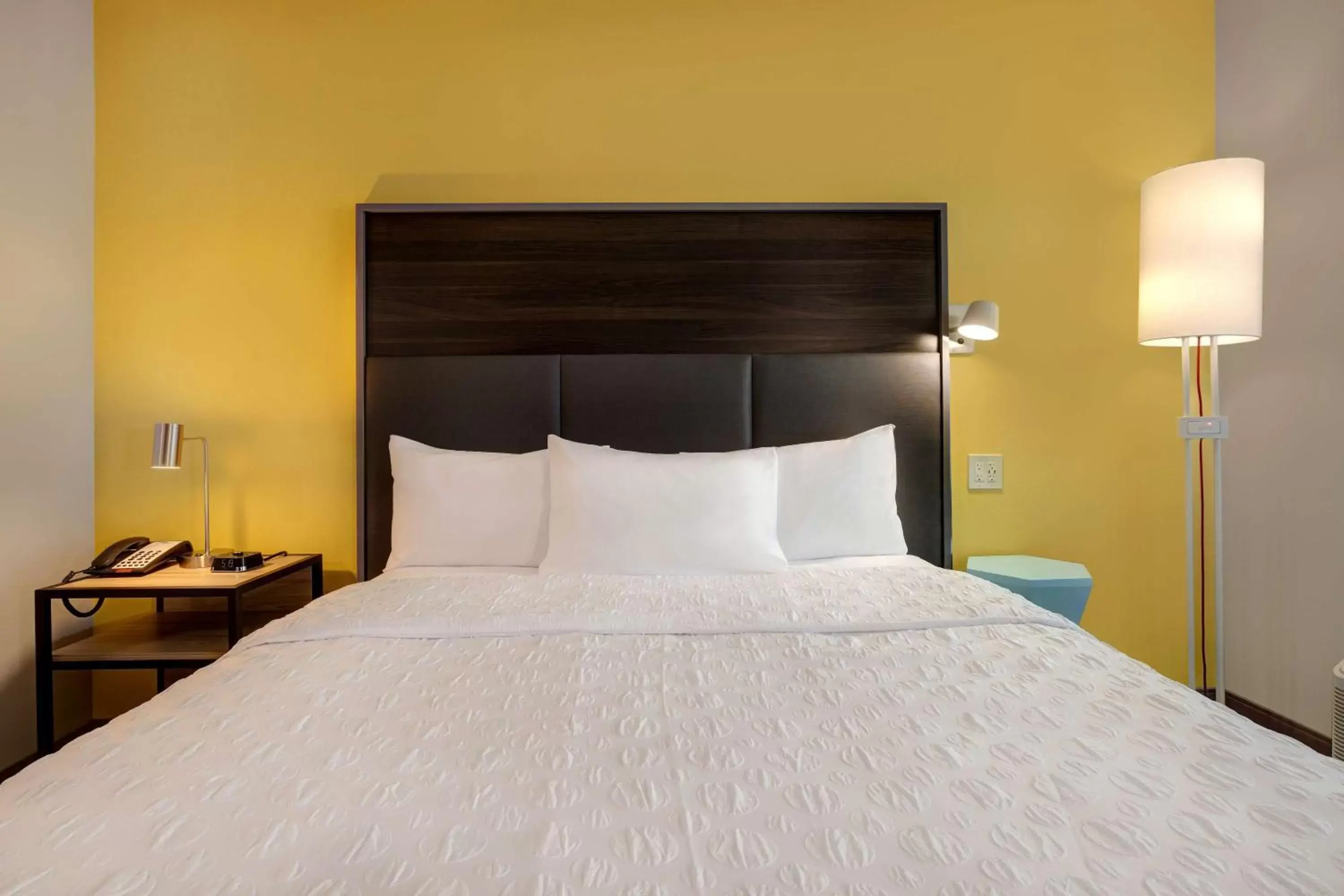 Bed in Tru By Hilton Galveston, Tx