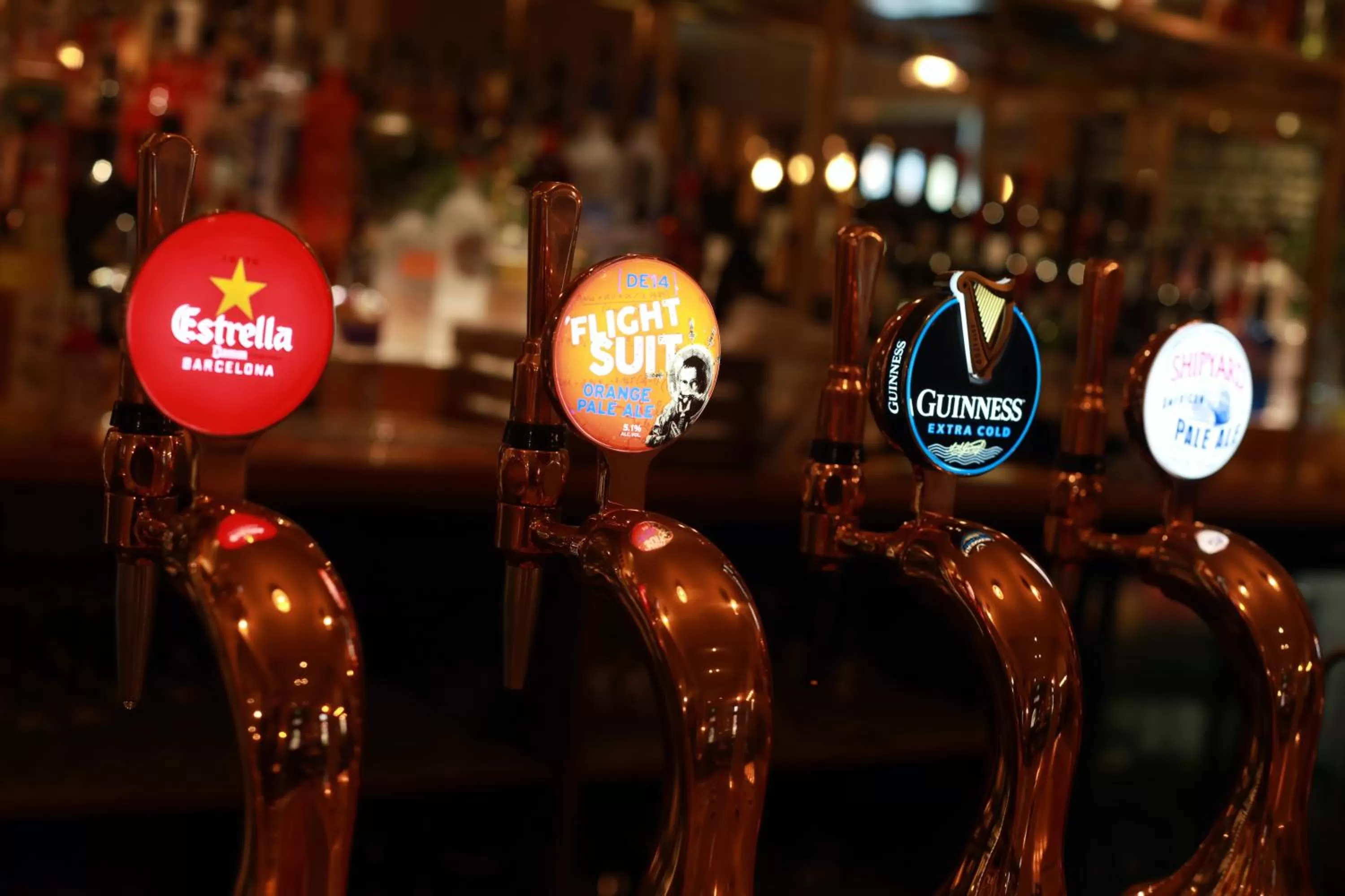 Lounge or bar in Green Lodge, Wirral by Marston's Inns