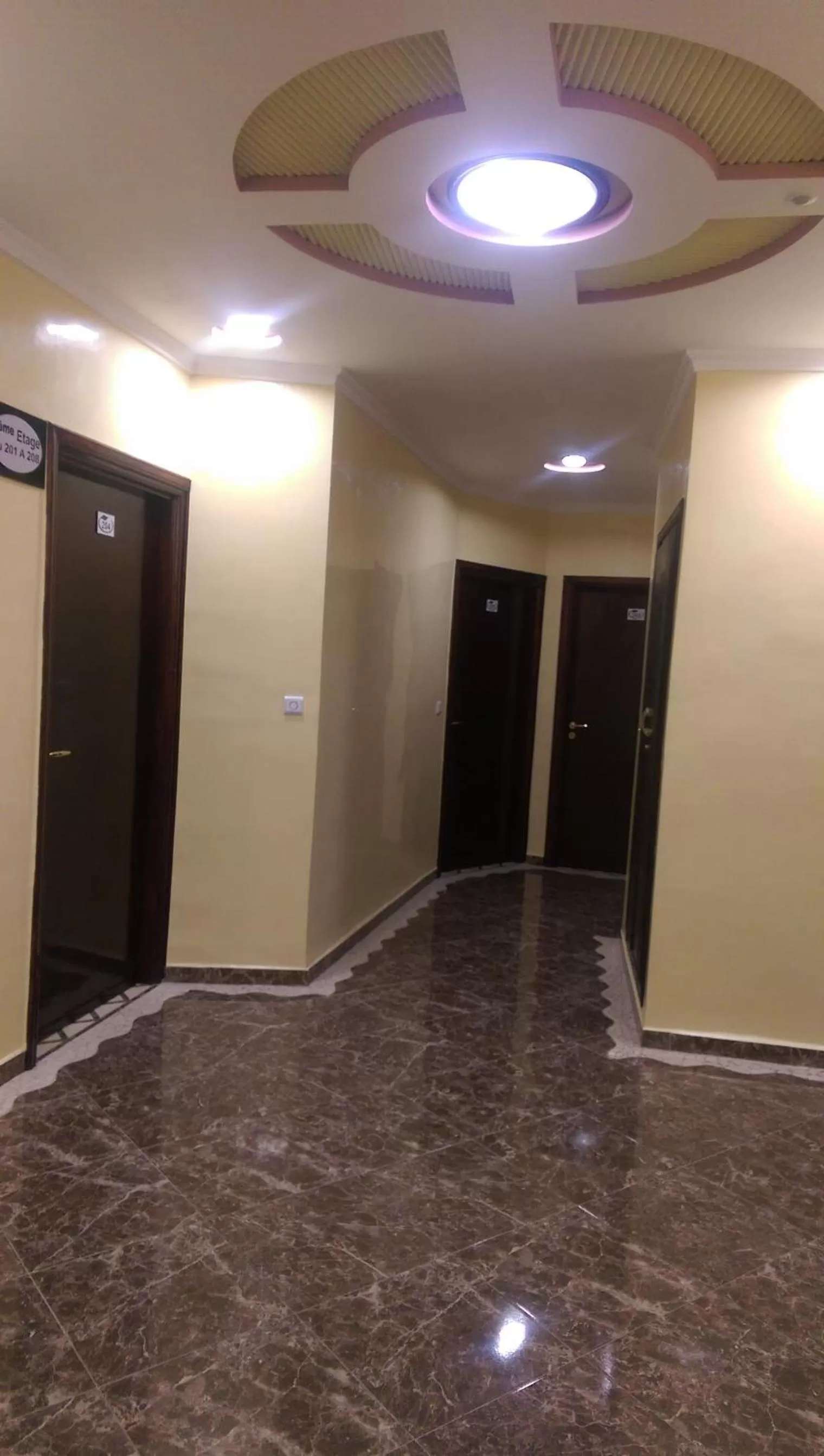 Hôtel Hadaik Ain Asserdoune