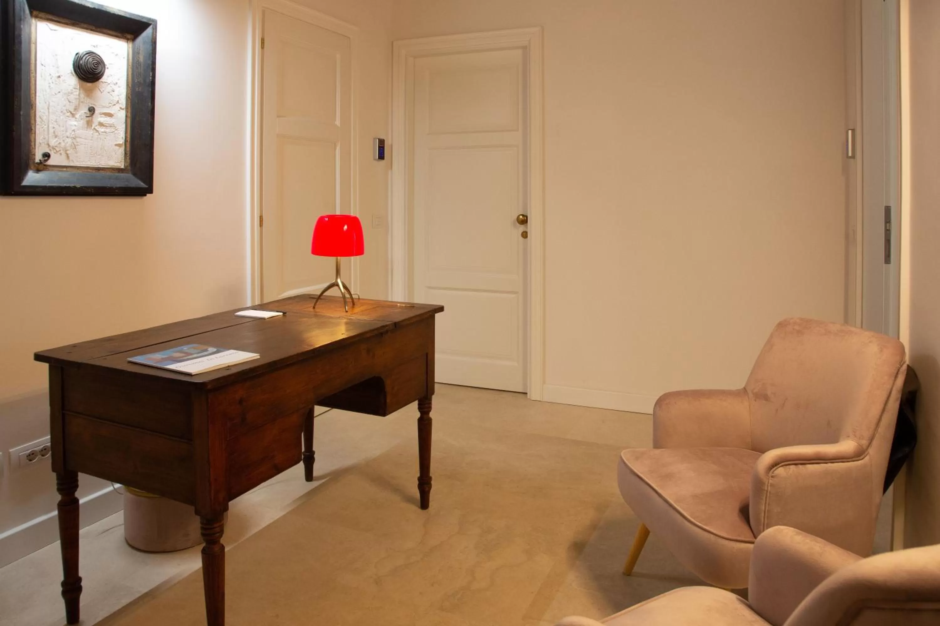 hair dresser, Seating Area in Repetita Juvant