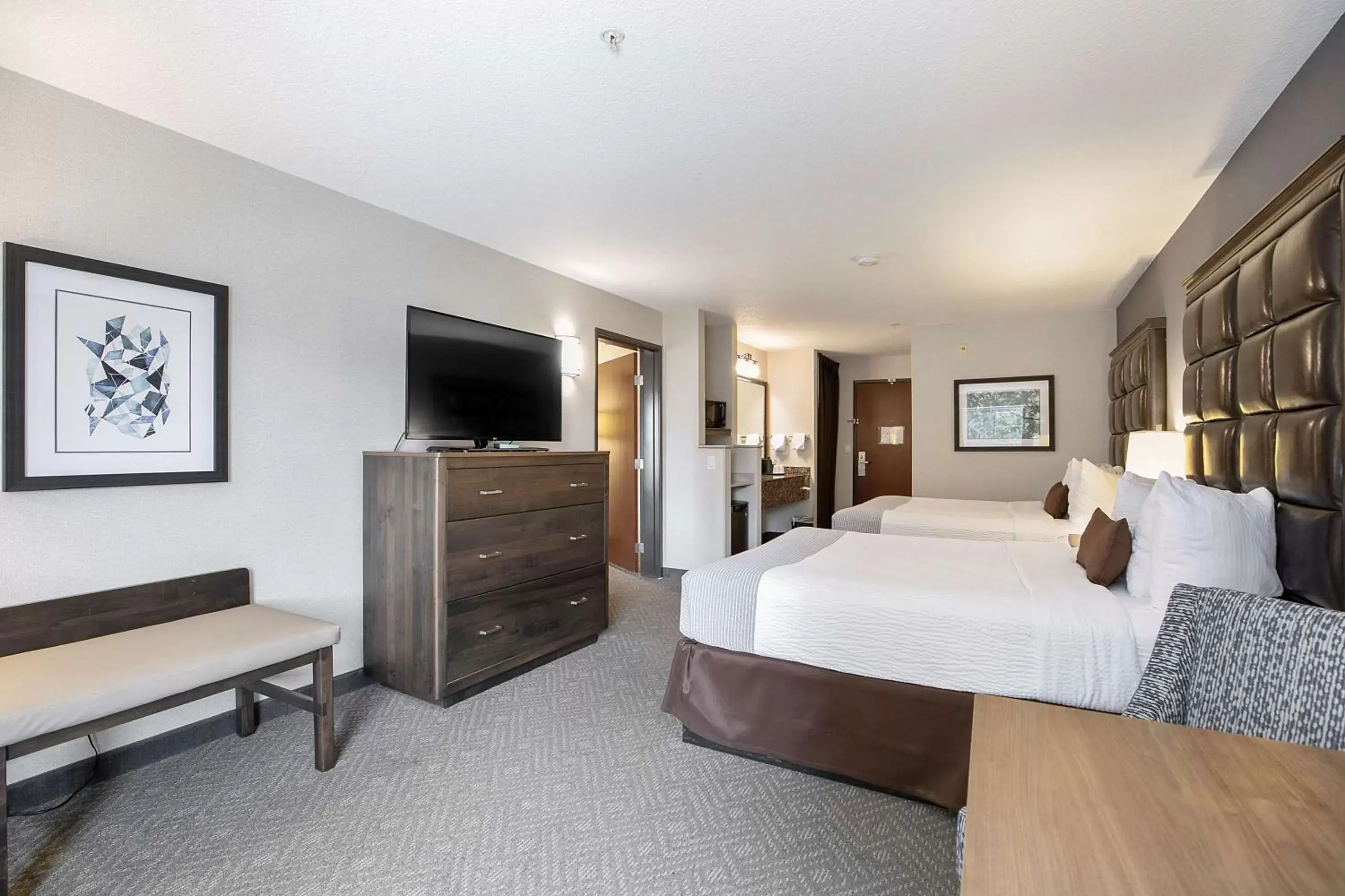 Two Room Suite with Three Queen Beds in Best Western Plus Northwind Inn & Suites Two Room Suite with Three Queen Beds in Best Western Plus Northwind Inn & Suites