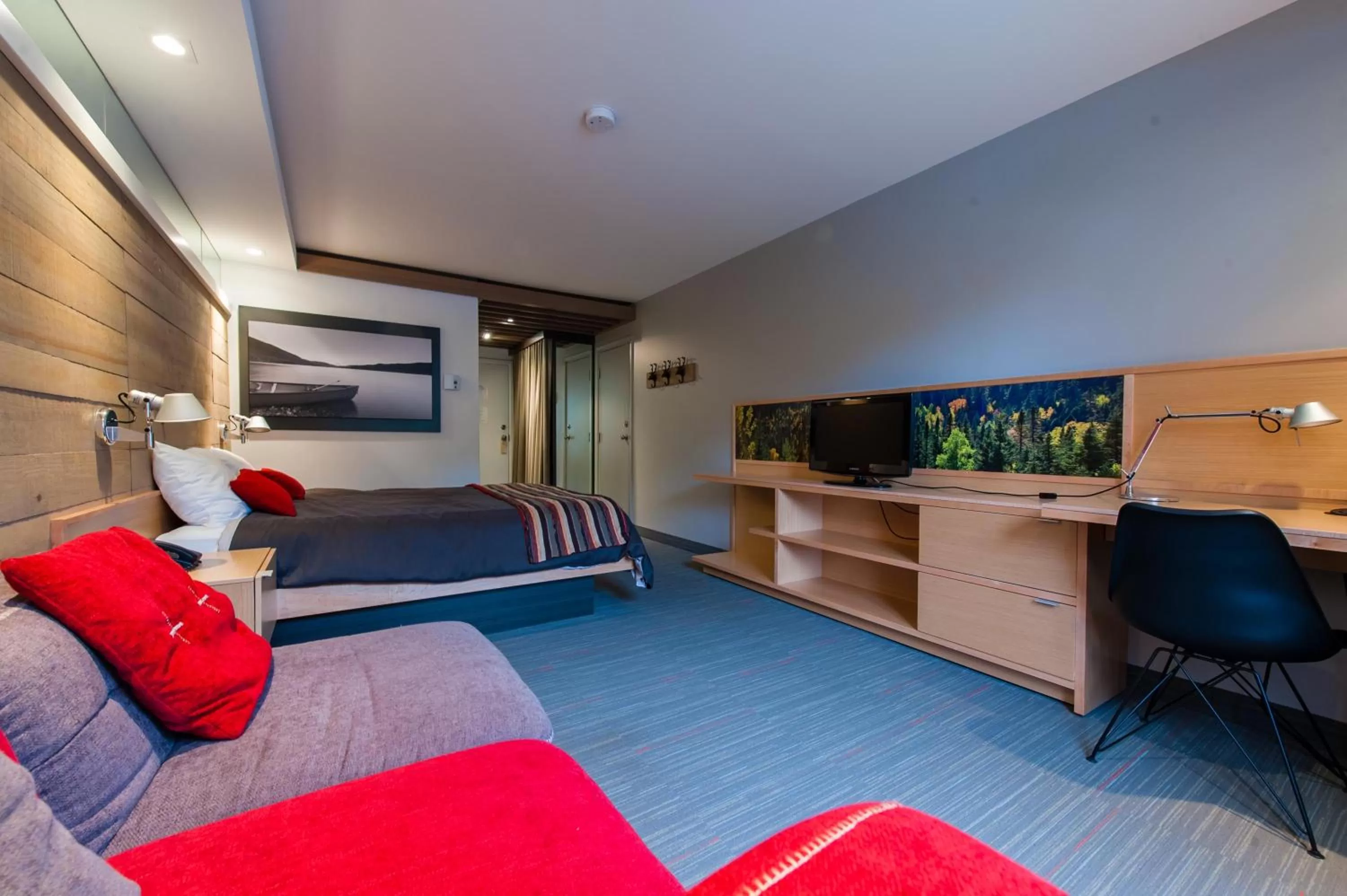 Photo of the whole room in Gîte du Mont-Albert - Sepaq