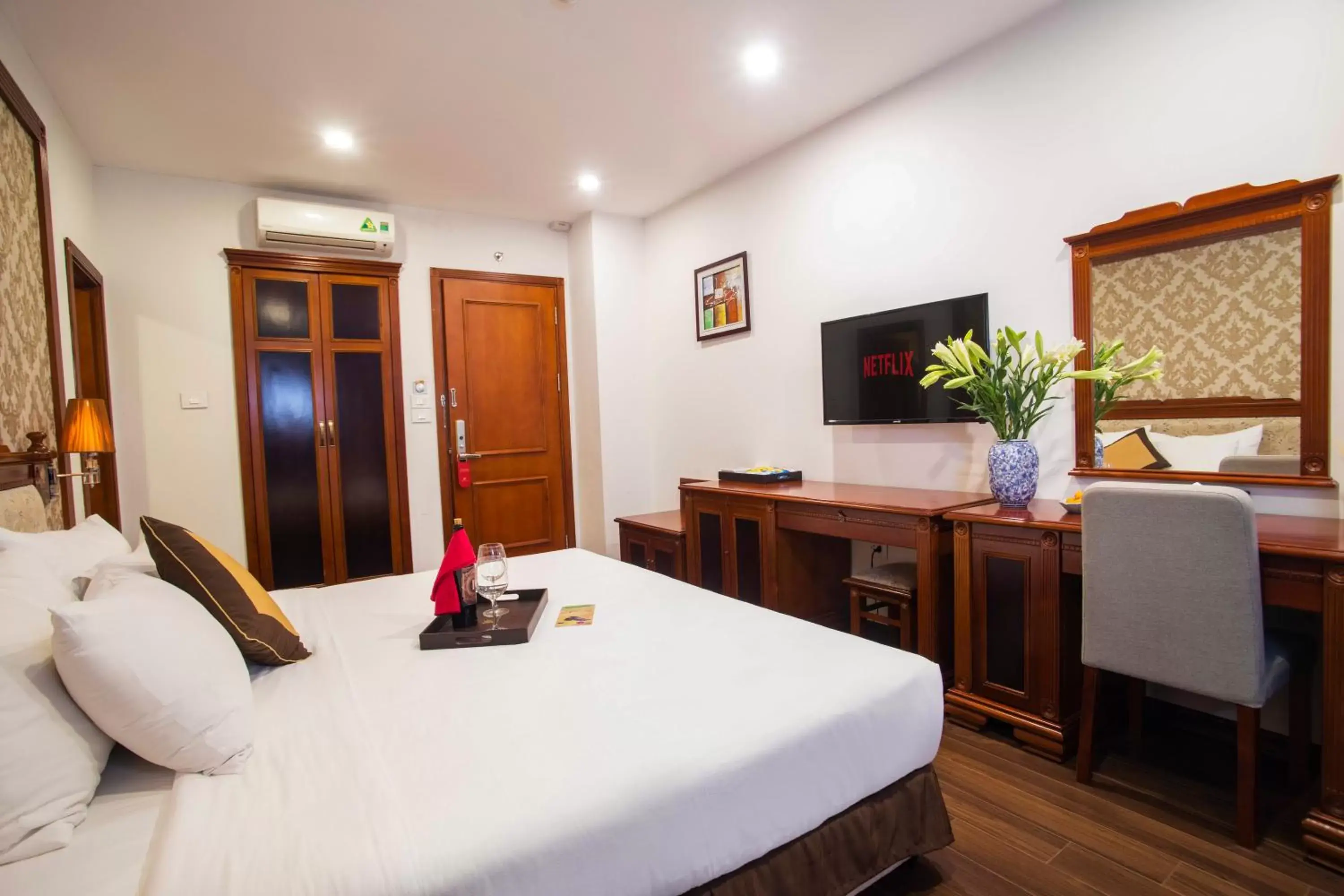 Bedroom in Western Hanoi Hotel