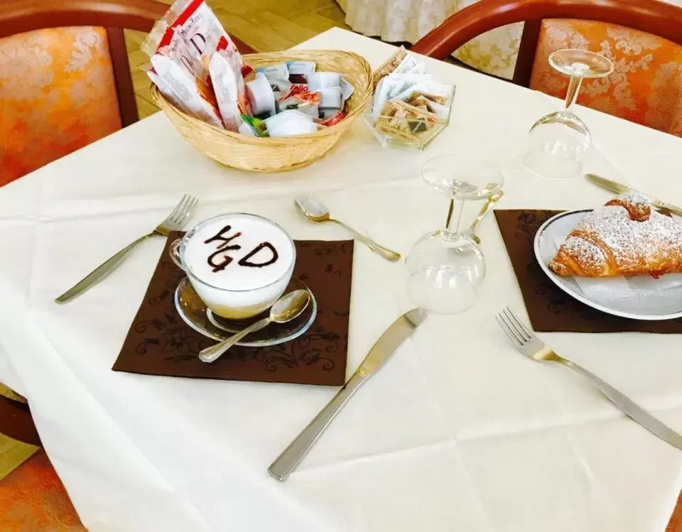 Restaurant/places to eat in Hotel Grazia Deledda Restaurant/places to eat in Hotel Grazia Deledda