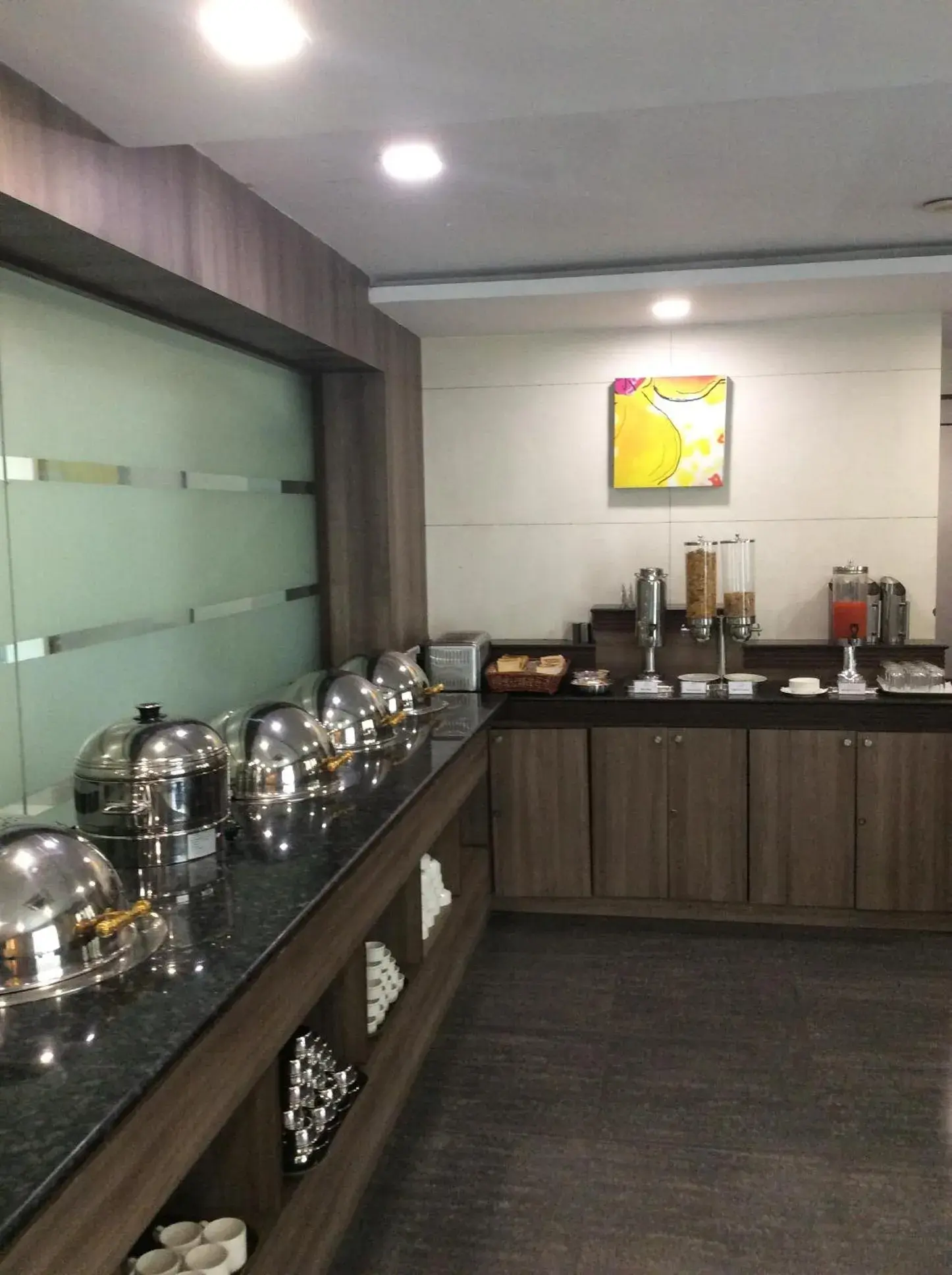 Food and drinks in The Lotus Apartment hotel, Burkit Road