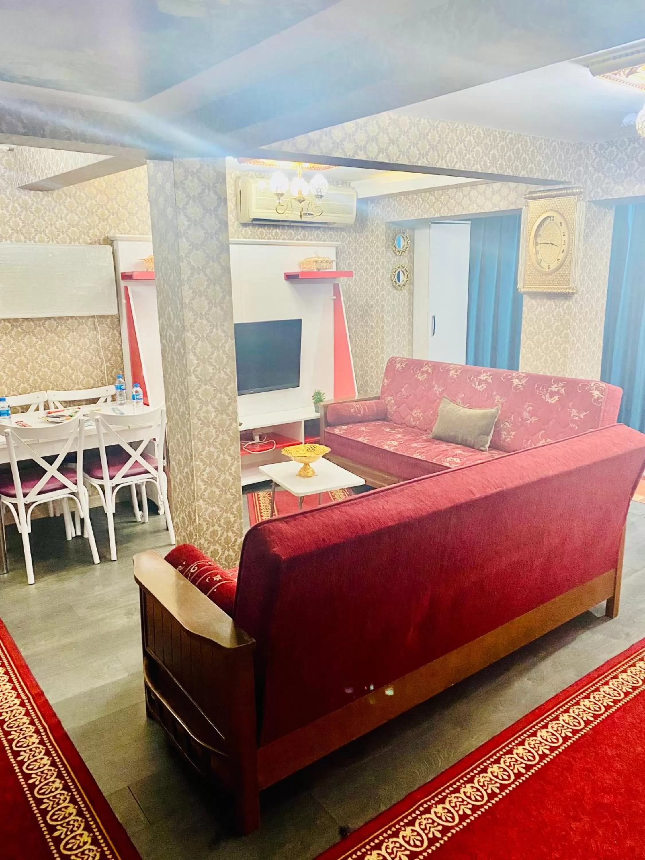 Living room, Bed in White Suites Hotel İstanbul